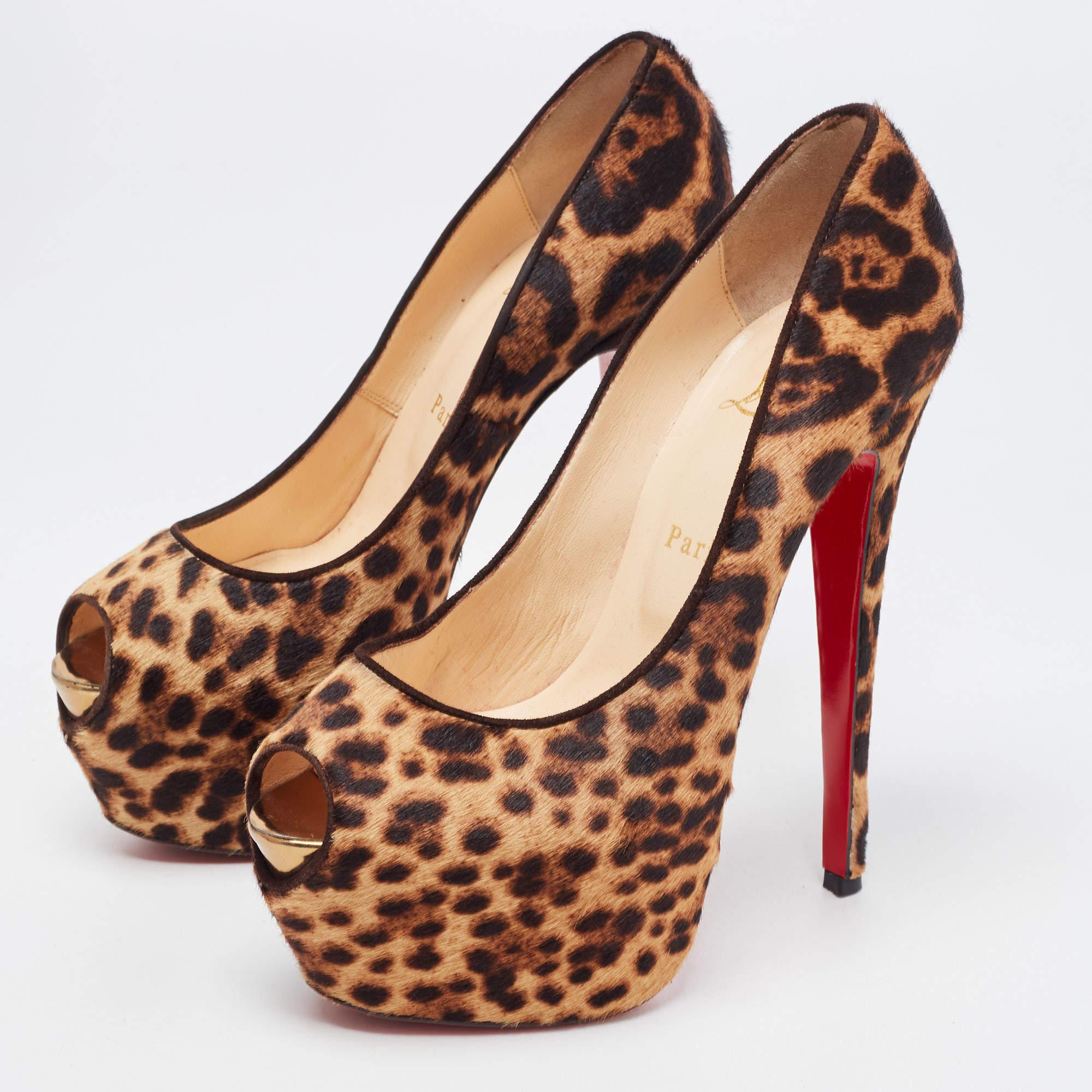 Women's Christian Louboutin Brown/Beige Leopard Print Calf Hair Highness Pumps Size 39 For Sale