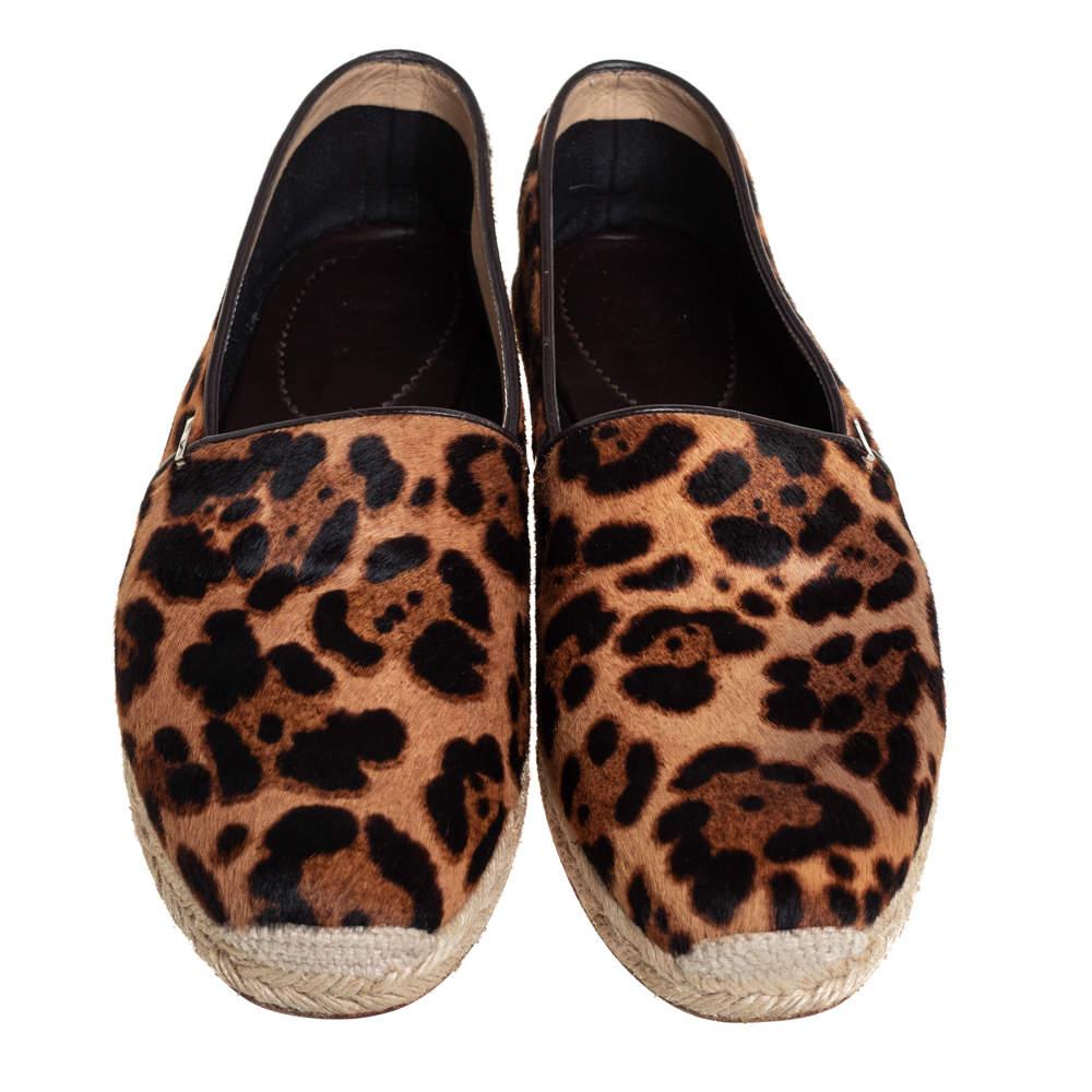 These espadrilles from Christian Louboutin are stylish and trendy enough for you to own them! They have been crafted from brown and beige leopard printed calf hair and designed with round toes. They come equipped with comfortable leather insoles,