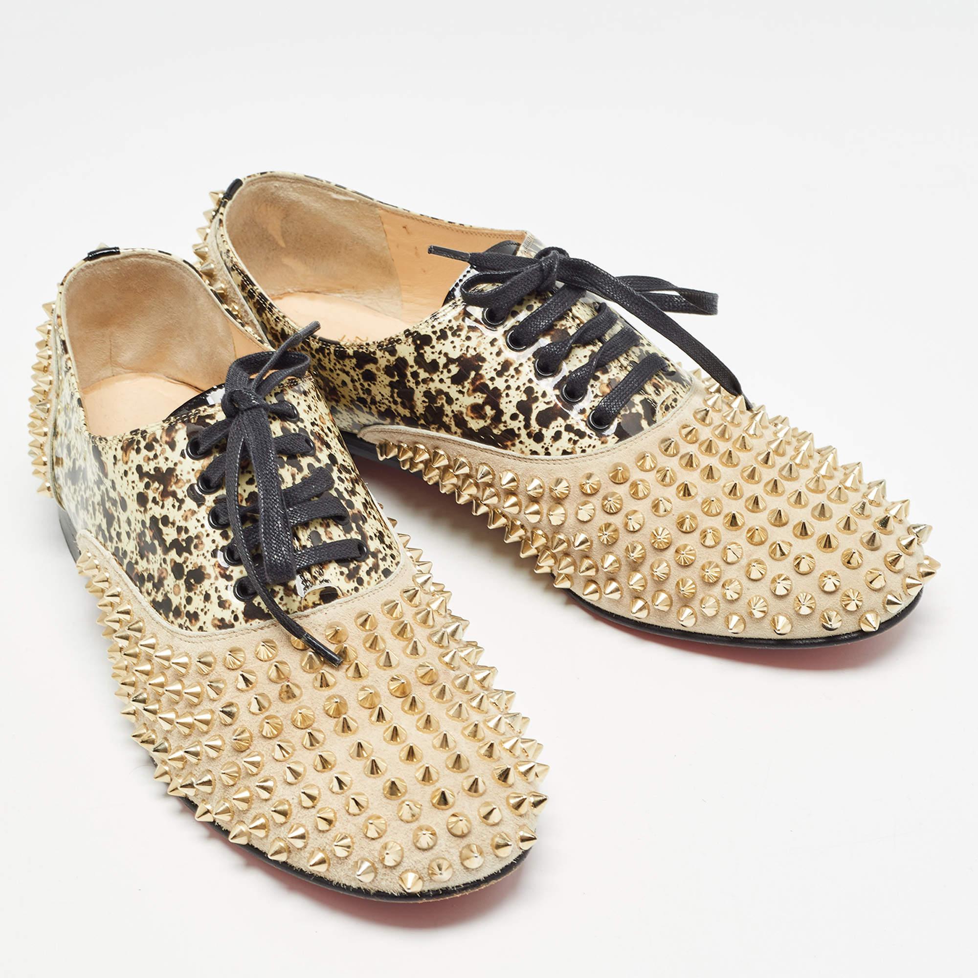 Christian Louboutin Chaussures à talon aiguille Freddy en daim et PVC Brown/Black Taille 40.5 Bon état - En vente à Dubai, Al Qouz 2