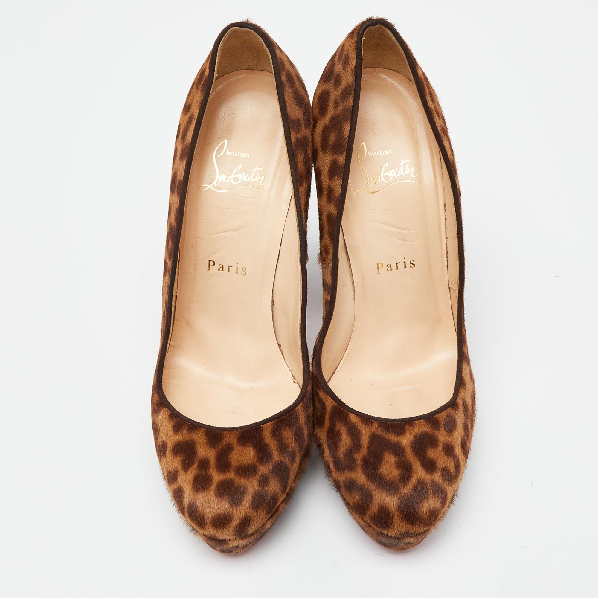 Marron Christian Louboutin Brown Calf Hair Animal Print Platform Pumps Size 37.5 en vente
