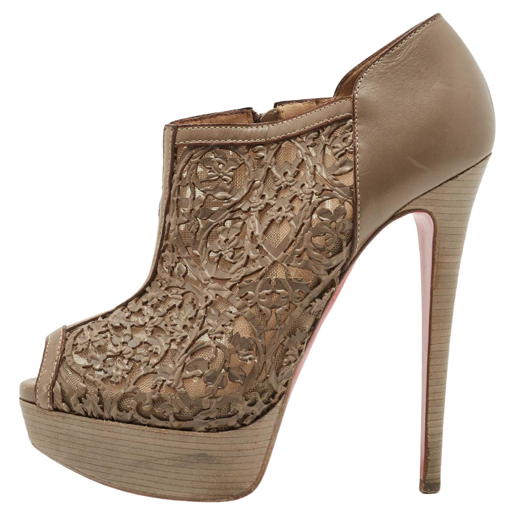 Christian Louboutin Brown Laser-Cut Pampas 150 Peep Toe Ankle Boots Size 36.5 For Sale