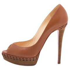 Christian Louboutin Lady Indiana Peep Toe Plateau Pumps aus braunem Leder, Größe 39