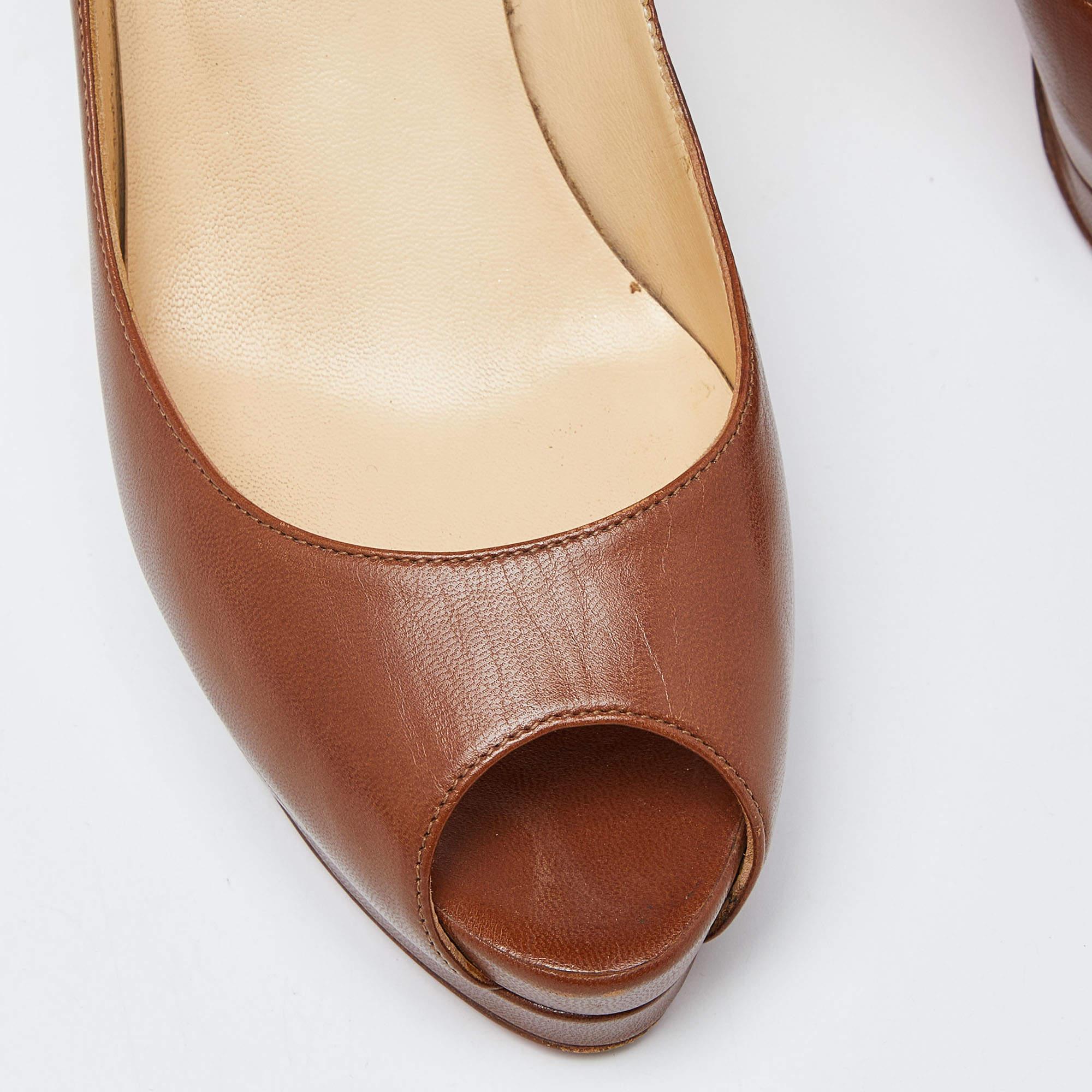 Christian Louboutin Brown Leder Neu Prive Pumps Größe 38.5 im Angebot 3