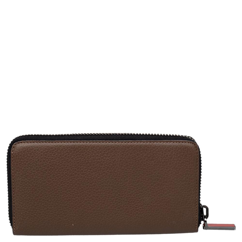 Christian Louboutin Panettone Brieftasche aus braunem Leder mit Reißverschluss (Schwarz)