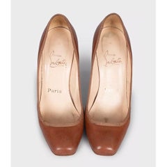 Décolleté in pelle marrone di Christian Louboutin, numero 35,5