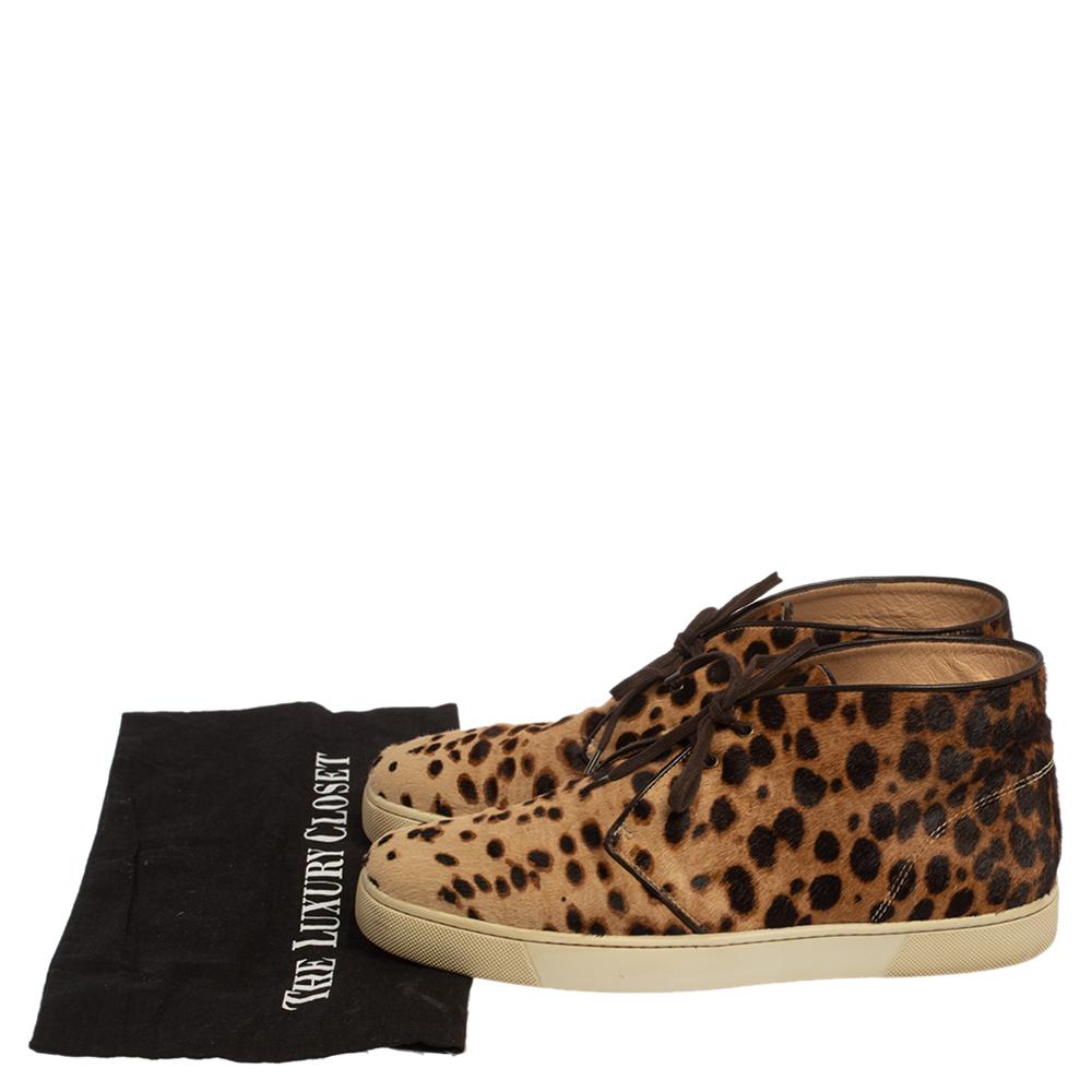 Christian Louboutin Brown Leopard Print Calf Hair Lace Up Sneaker Size 43 In Good Condition For Sale In Dubai, Al Qouz 2