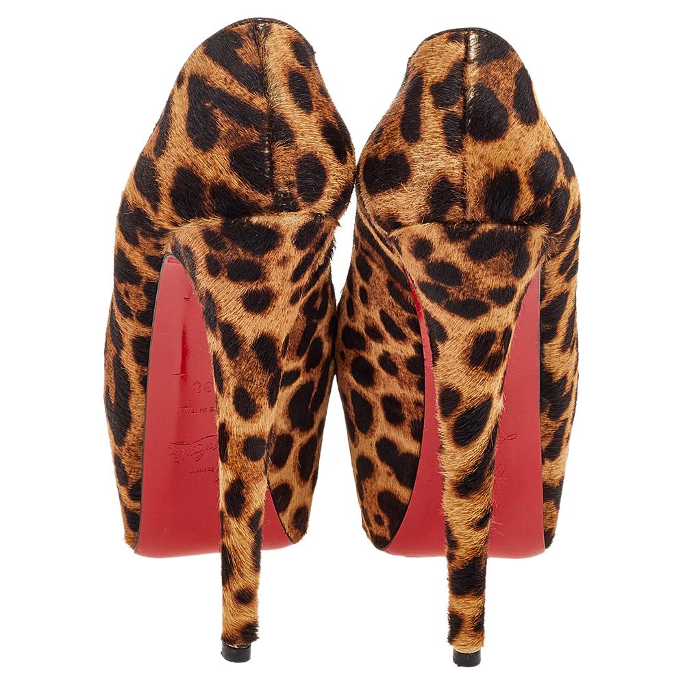 Christian Louboutin Brown Leopard Print Calf Hair Peep Toe Platform Size 38 In Good Condition For Sale In Dubai, Al Qouz 2
