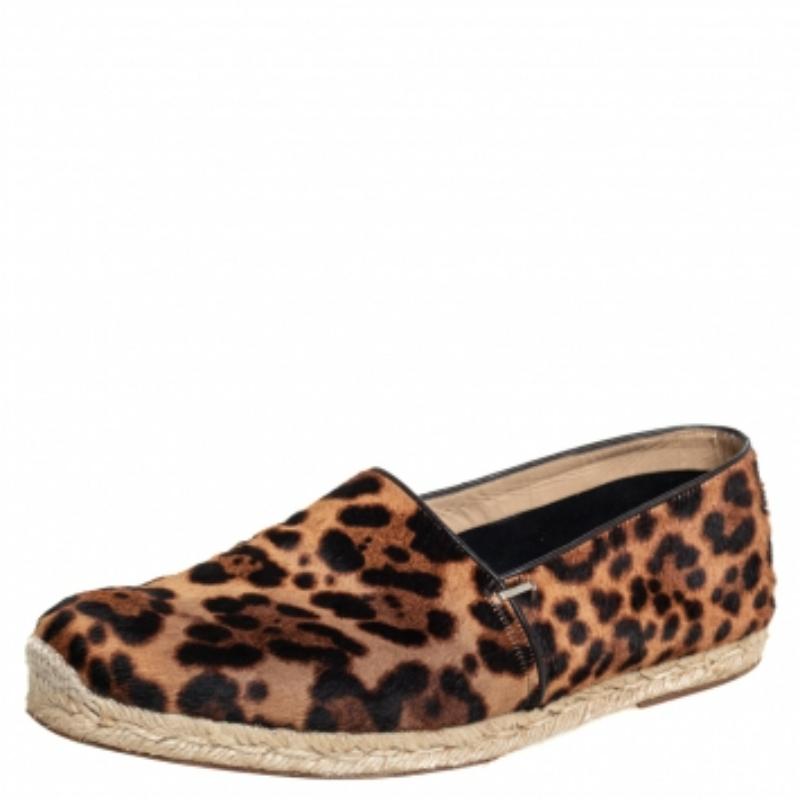 These espadrilles from Christian Louboutin are stylish and trendy enough for you to own them! They have been crafted from brown and beige leopard printed calf hair and designed with round toes. They come equipped with comfortable leather insoles,