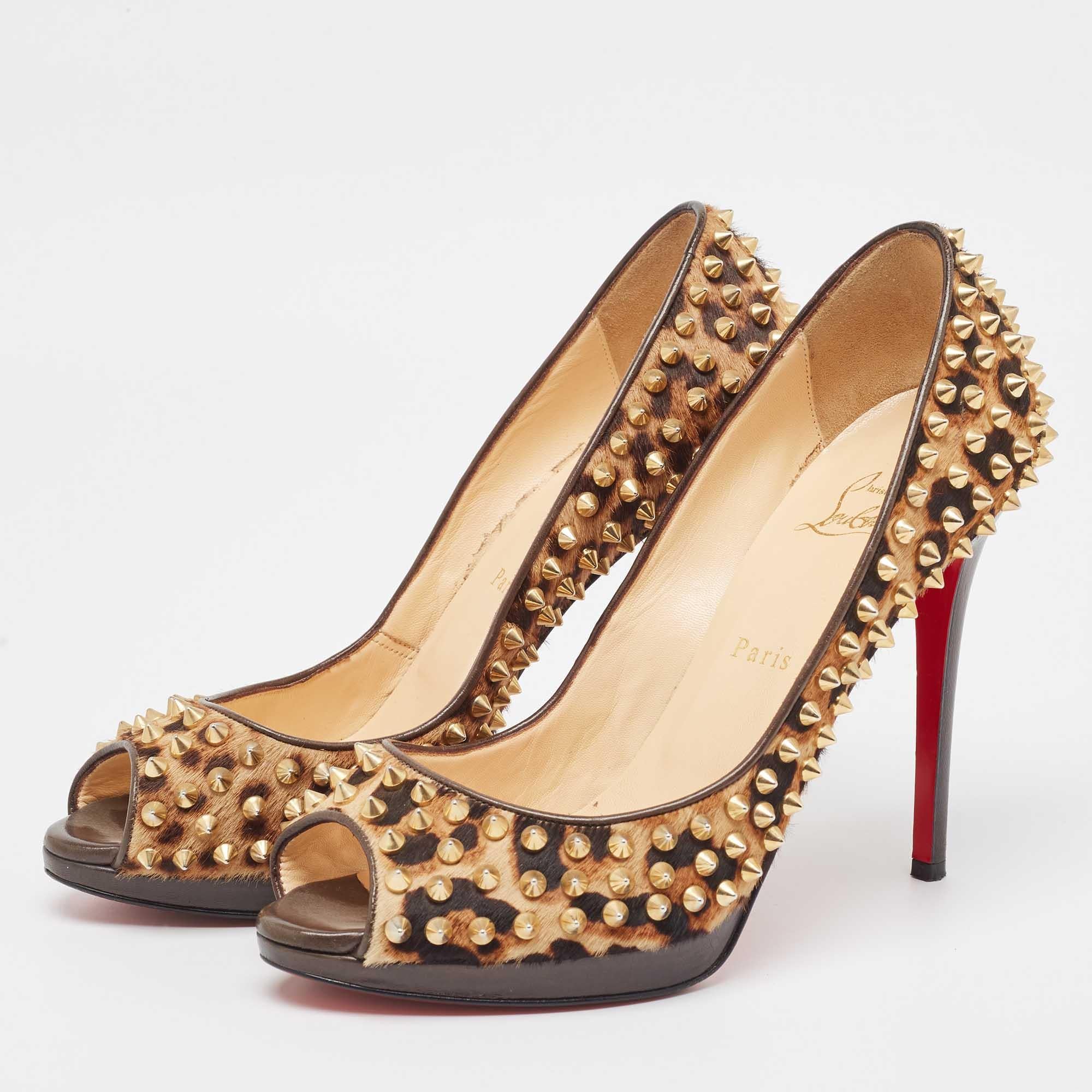 Christian Louboutin Brown Leopard Print Kalbshaar Yolanda Spike Pumps Größe 40,5 im Zustand „Gut“ in Dubai, Al Qouz 2