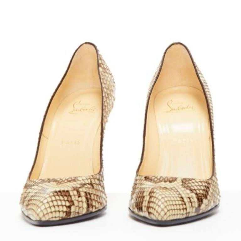 Beige CHRISTIAN LOUBOUTIN escarpin à bout pointu en cuir naturel écaillé Brown EU37 en vente