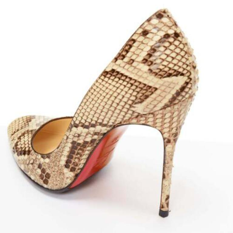 CHRISTIAN LOUBOUTIN escarpin à bout pointu en cuir naturel écaillé Brown EU37 en vente 3