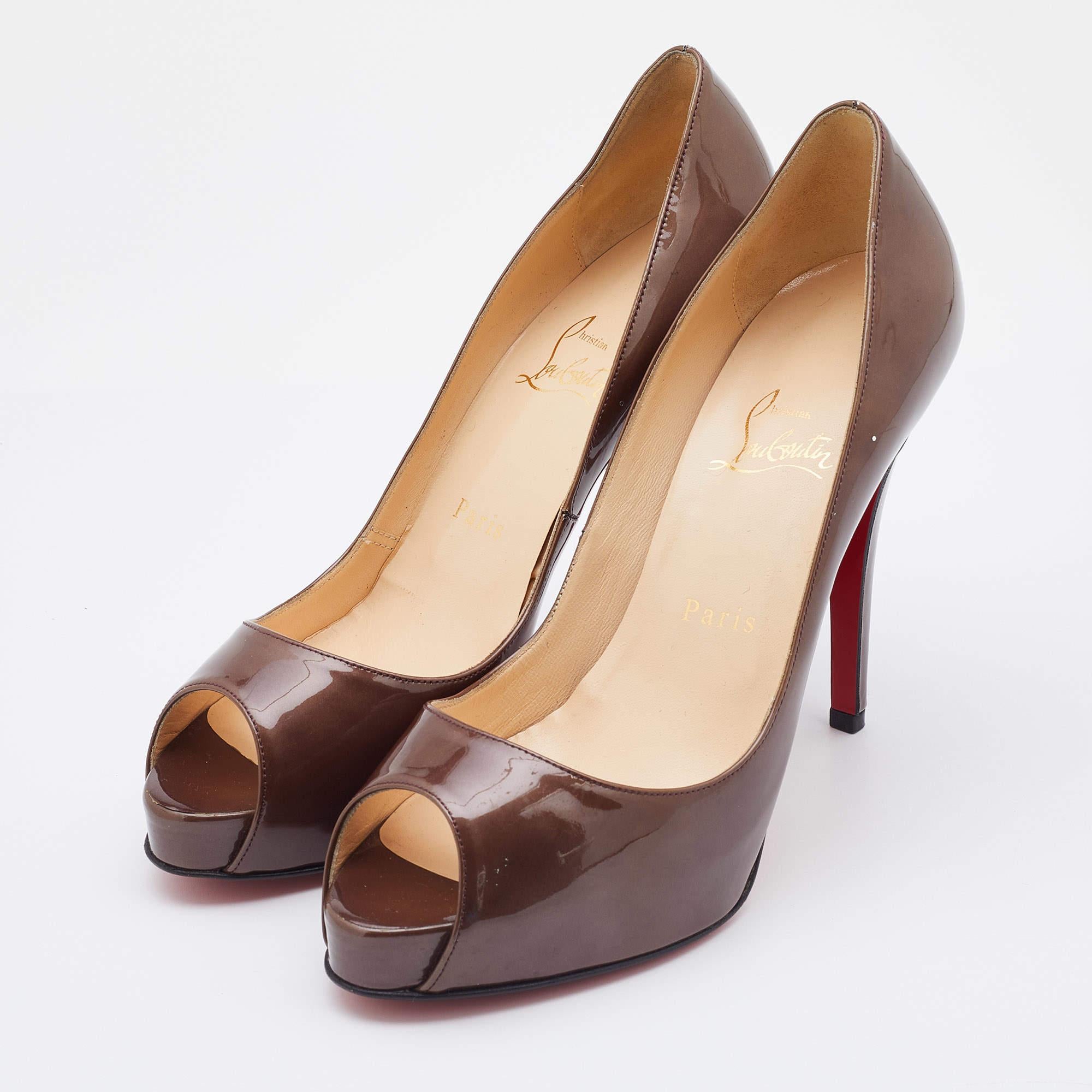 Stride through the day with confidence by adorning this pair of Christian Louboutin pumps. Created from patent leather, its well-designed curves will elegantly outline your feet. The 12cm heels and platforms of these peep-toe shoes will take your