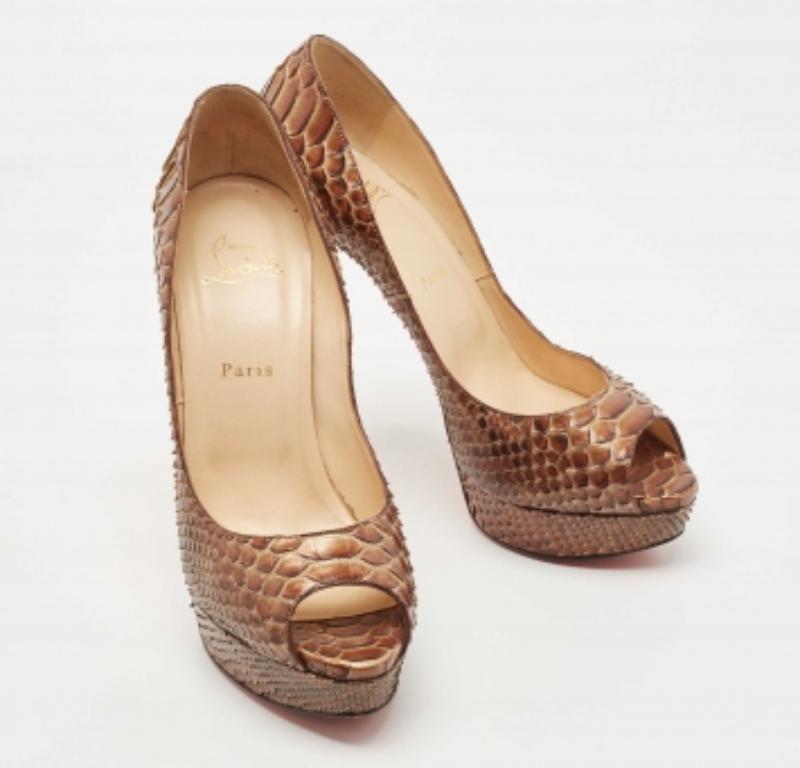 Christian Louboutin Brown Python Lady Peep Pumps Size 40.5 In Good Condition For Sale In Dubai, Al Qouz 2