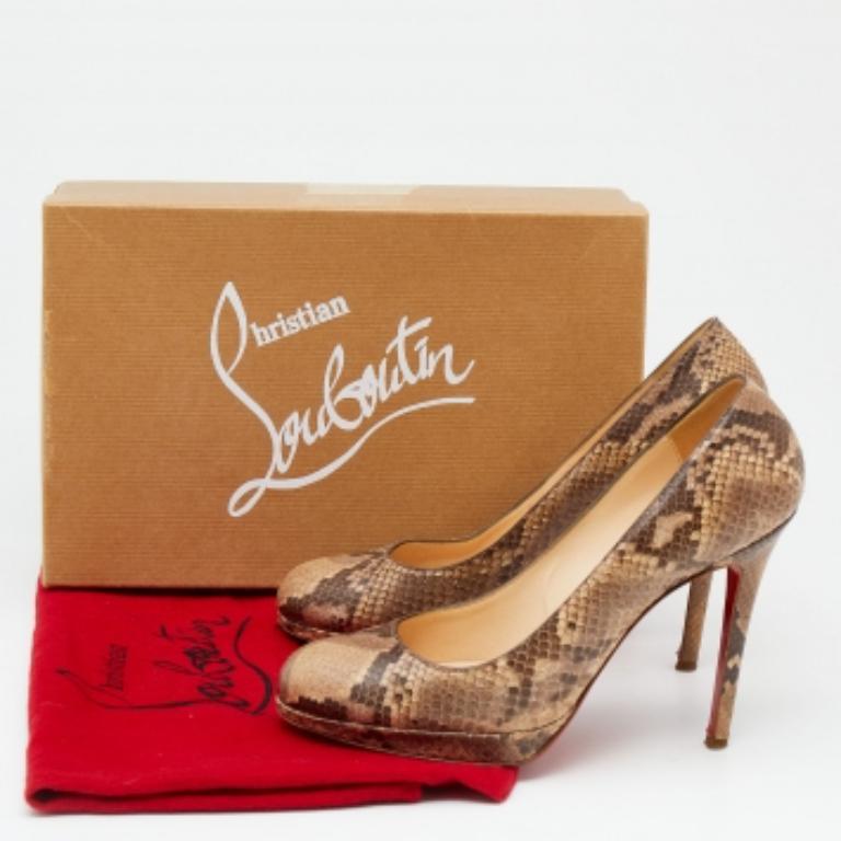 Complete any look by adding these Christian Louboutin New Simple pumps. They are crafted from python leather and designed with covered toes and 11.5 cm stiletto heels. A pair of exotic pumps by CL is a must-have!