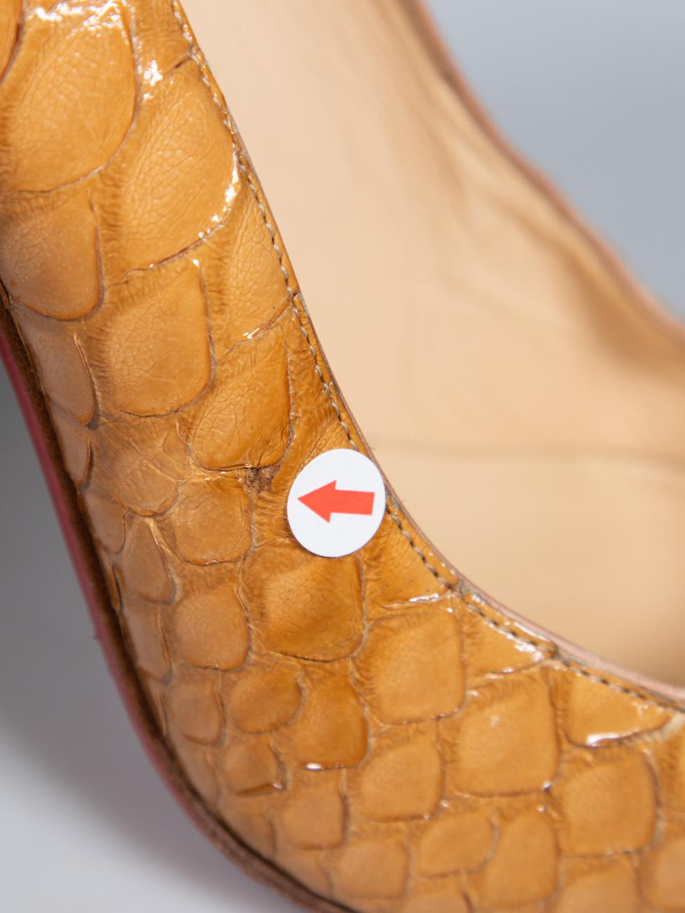 Christian Louboutin Brown Python Pumps Größe IT 38 im Angebot 2