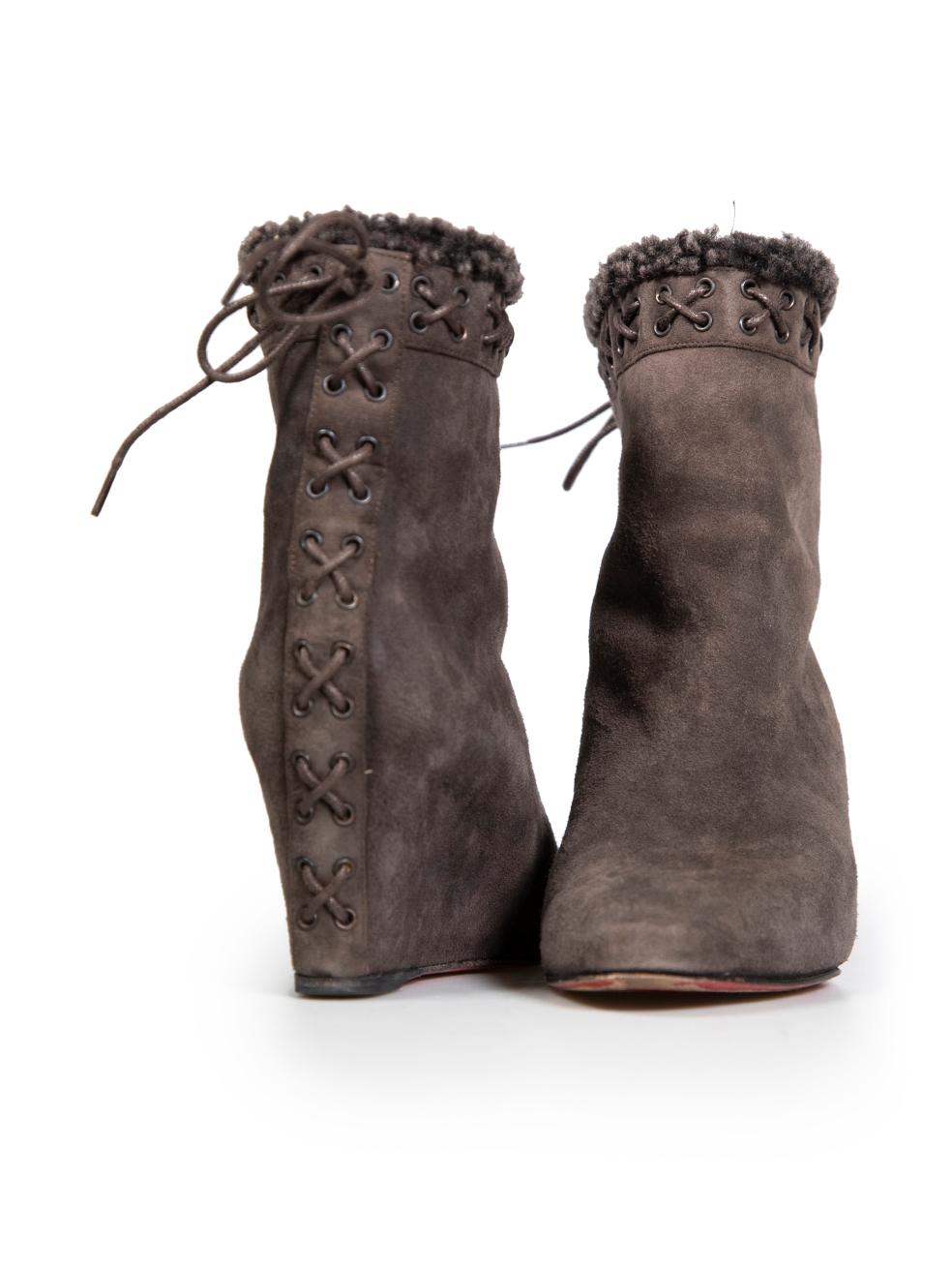 Christian Louboutin Brown Suede Shearling Wedge Boots Size IT 36.5 Gris en venta