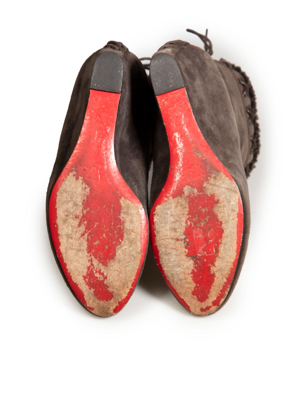 Christian Louboutin Stivali con zeppa in pelle scamosciata marrone Taglia IT 36,5 In condizioni buone in vendita a London, GB