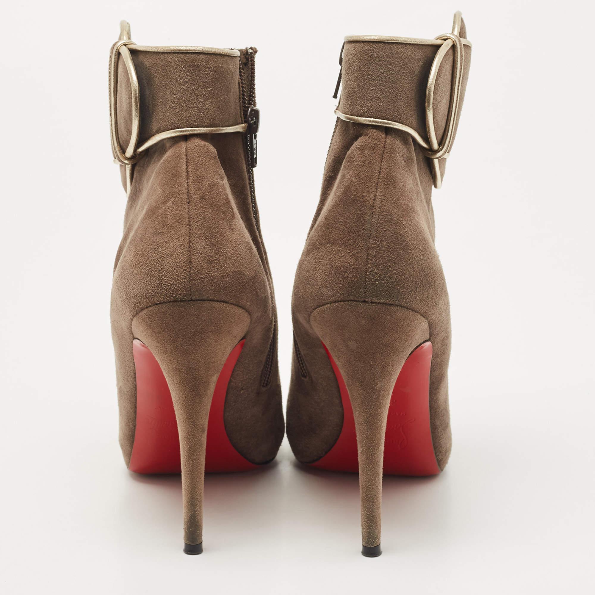 Christian Louboutin Brown Suede Trottinette Ankle Booties Size 39.5 In Good Condition For Sale In Dubai, Al Qouz 2