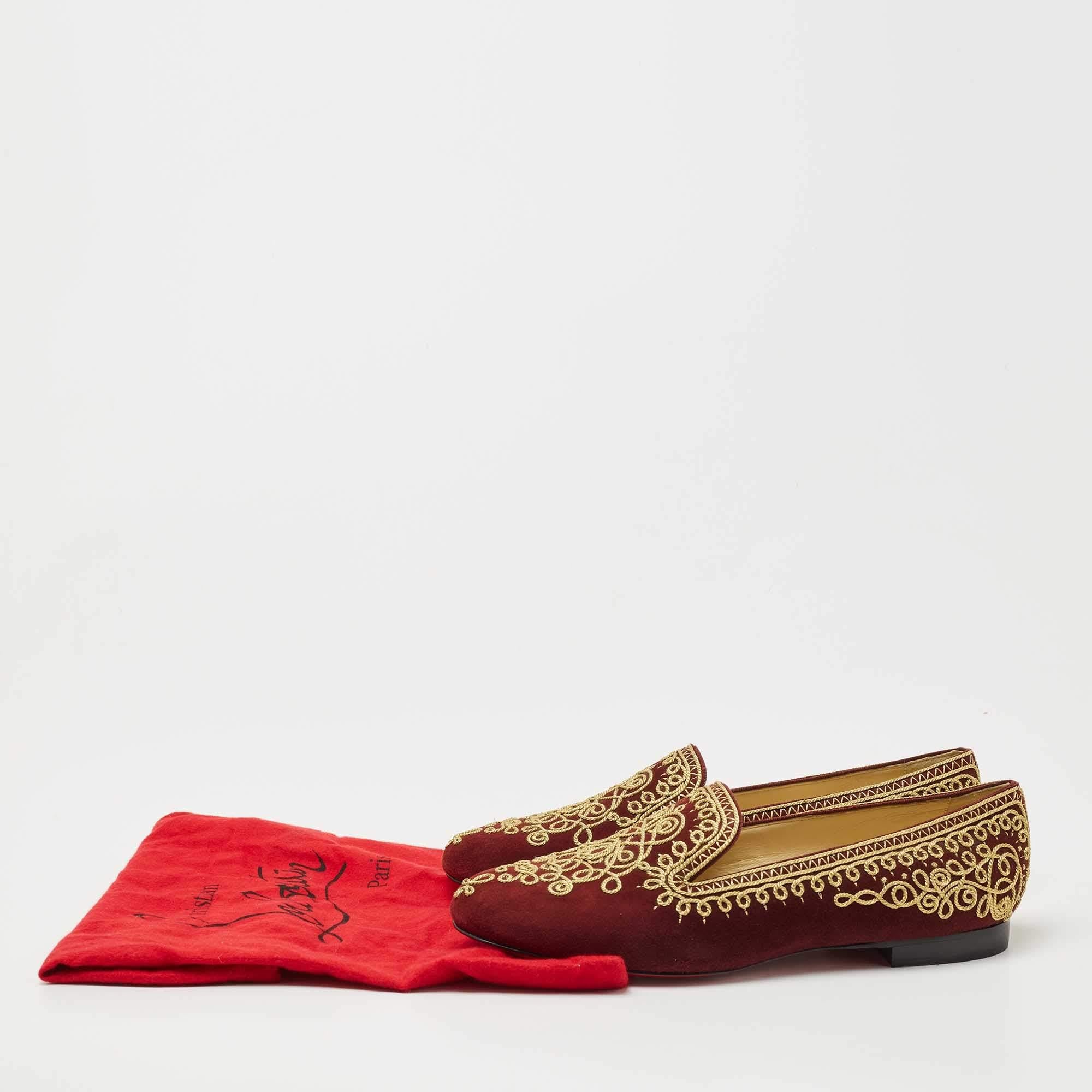 Christian Louboutin - Chaussures de smoking Mamounia brodées couleur bourgogne, taille 40,5 en vente 3