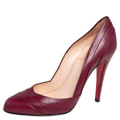 Christian Louboutin Burgunderfarbene Insectika-Pumps aus Leder Größe 38