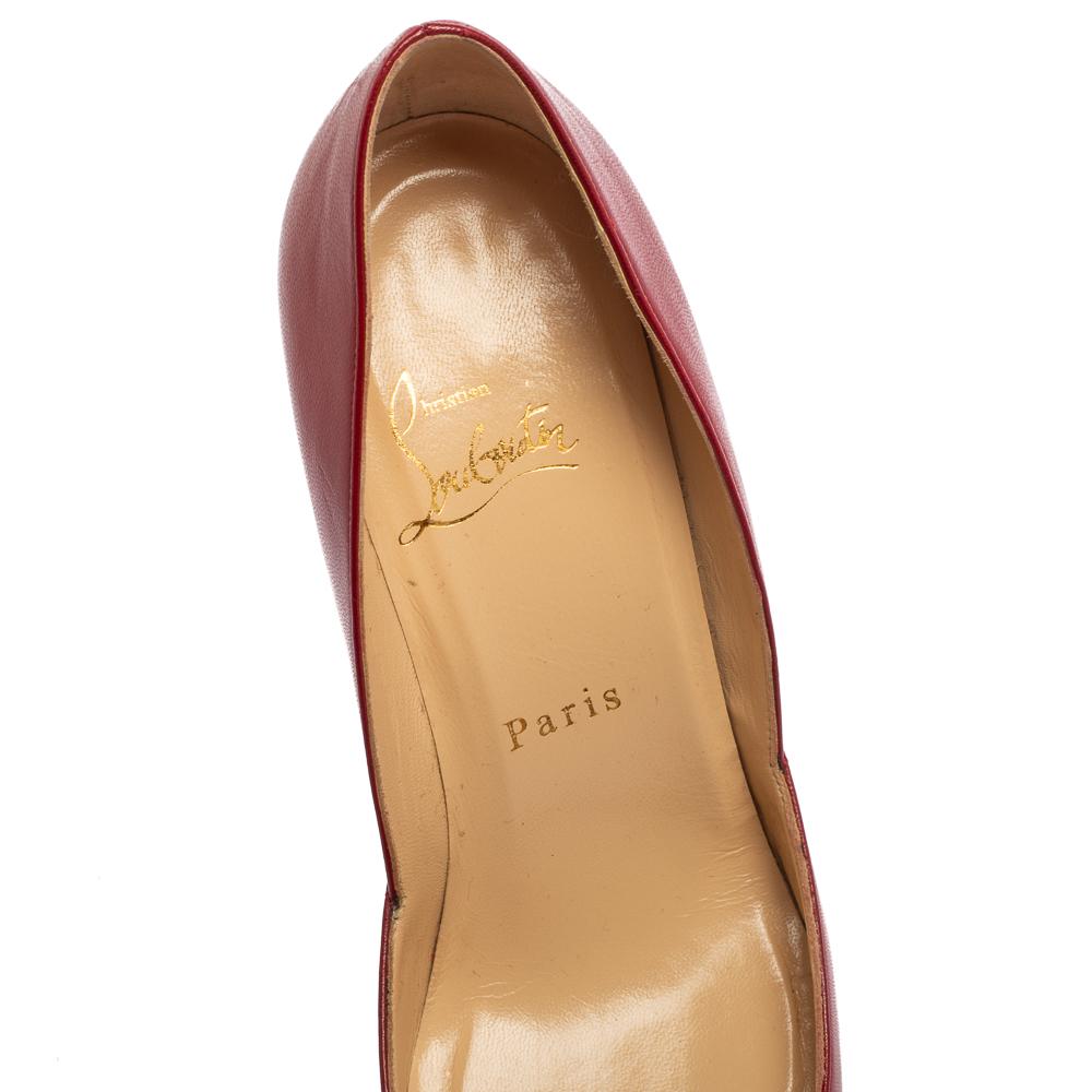 Christian Louboutin Burgundy Leather Pointed-Toe Pumps Size 36.5 In Good Condition In Dubai, Al Qouz 2