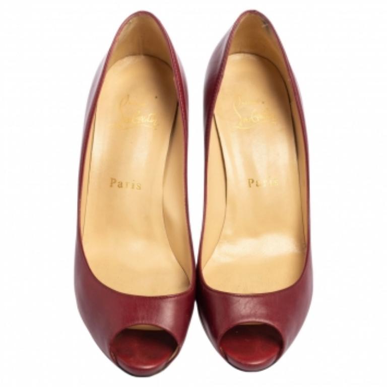Christian Louboutin Burgundy Leather Yoyo Pumps Size 36.5 In Good Condition In Dubai, Al Qouz 2