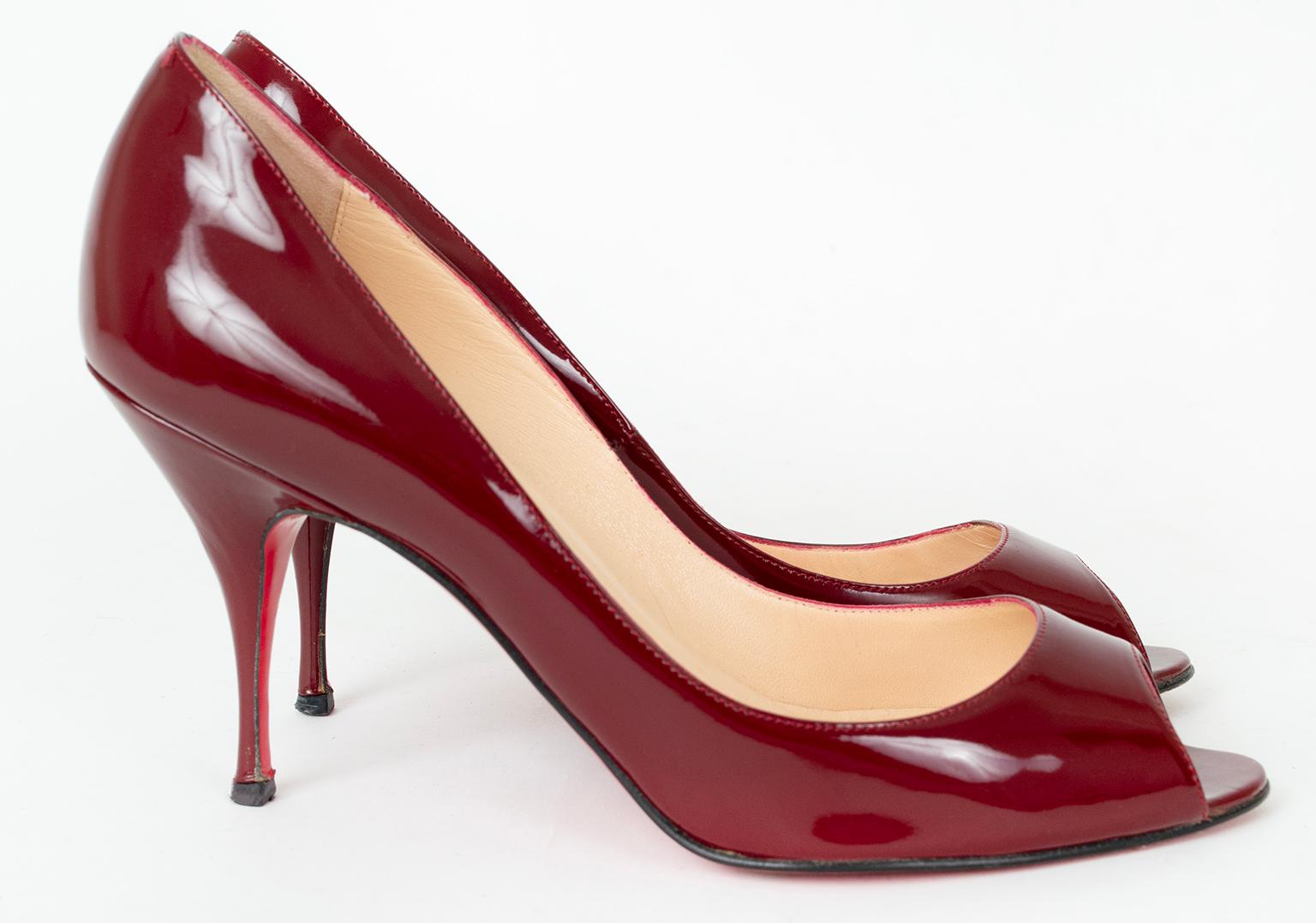 Christian Louboutin Burgundy Patent Clare Peep Toe Stiletto, 80 mm - 39, 2002 In Good Condition For Sale In Tucson, AZ