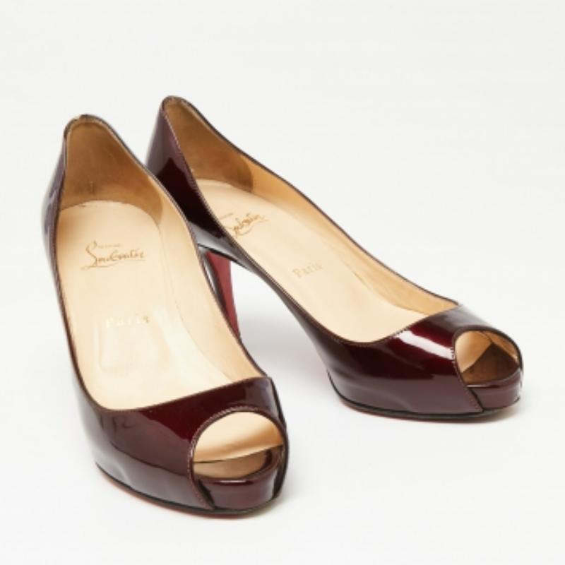 Christian Louboutin Bombas con punta Matar Claude de charol burdeos Talla 37 Negro en venta