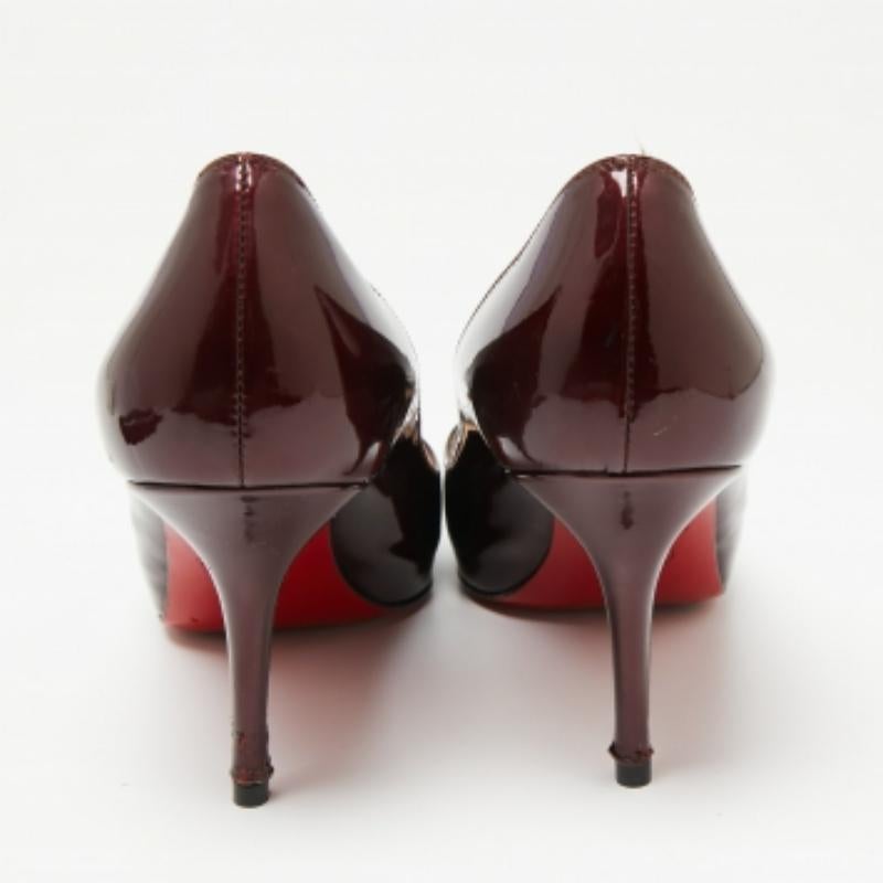 Christian Louboutin Bombas con punta Matar Claude de charol burdeos Talla 37 en Bueno estado para la venta en Dubai, Al Qouz 2