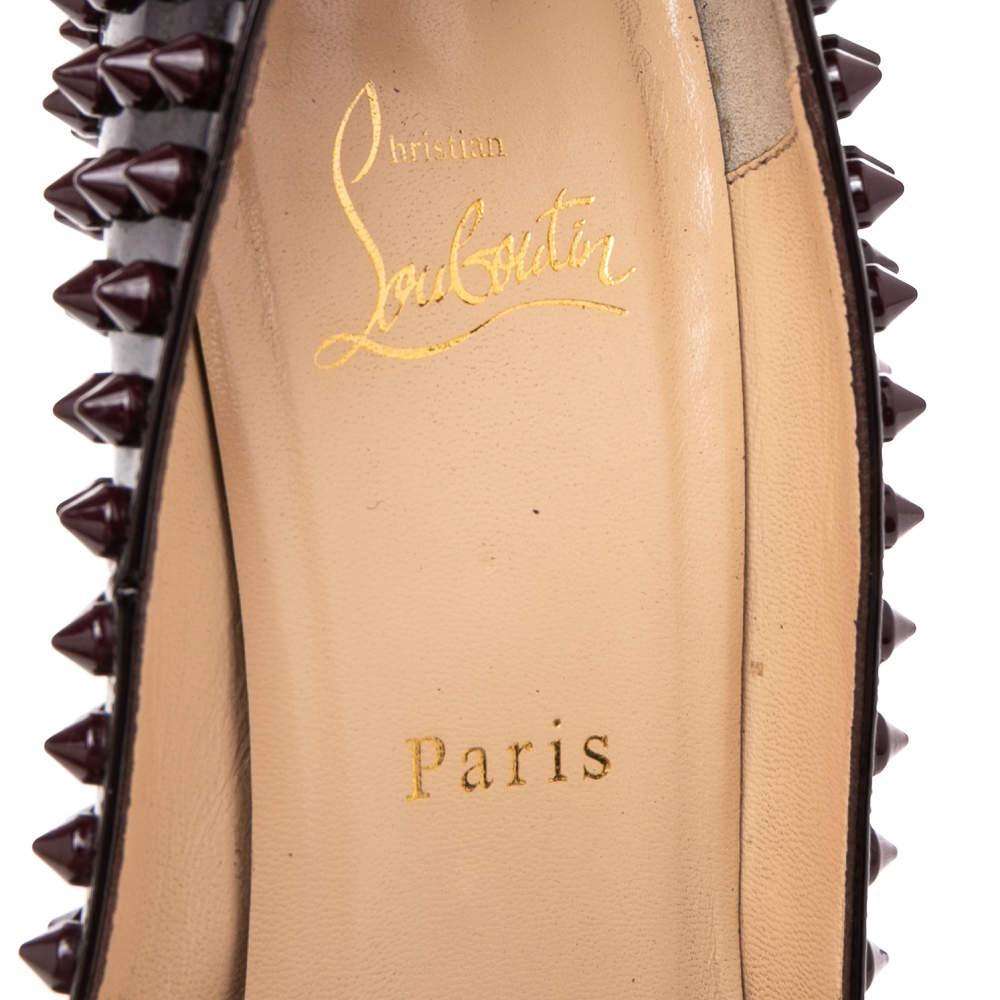 Women's Christian Louboutin Burgundy Patent Leather Pigalle Plato Spikes Pumps Size 38.5 For Sale