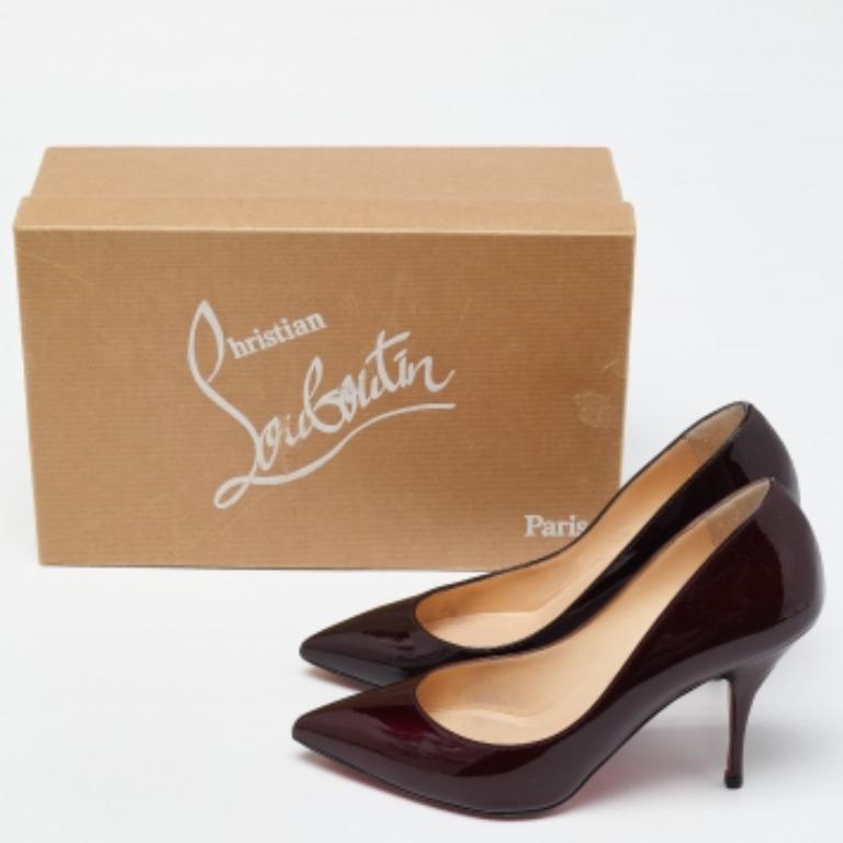 Descubre la elegancia del calzado con estos zapatos de salón Pigalle para mujer. Meticulosamente diseñados, estos tacones combinan moda y comodidad, para que brilles en cualquier situación.