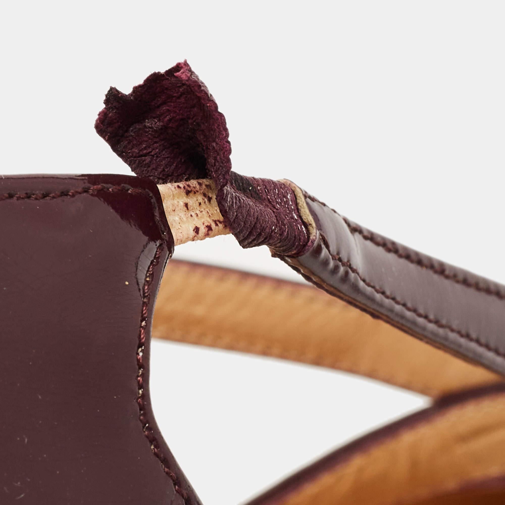 Christian Louboutin Burgundy Patent Leather Vita Dita Pumps Size 38 In Good Condition In Dubai, Al Qouz 2