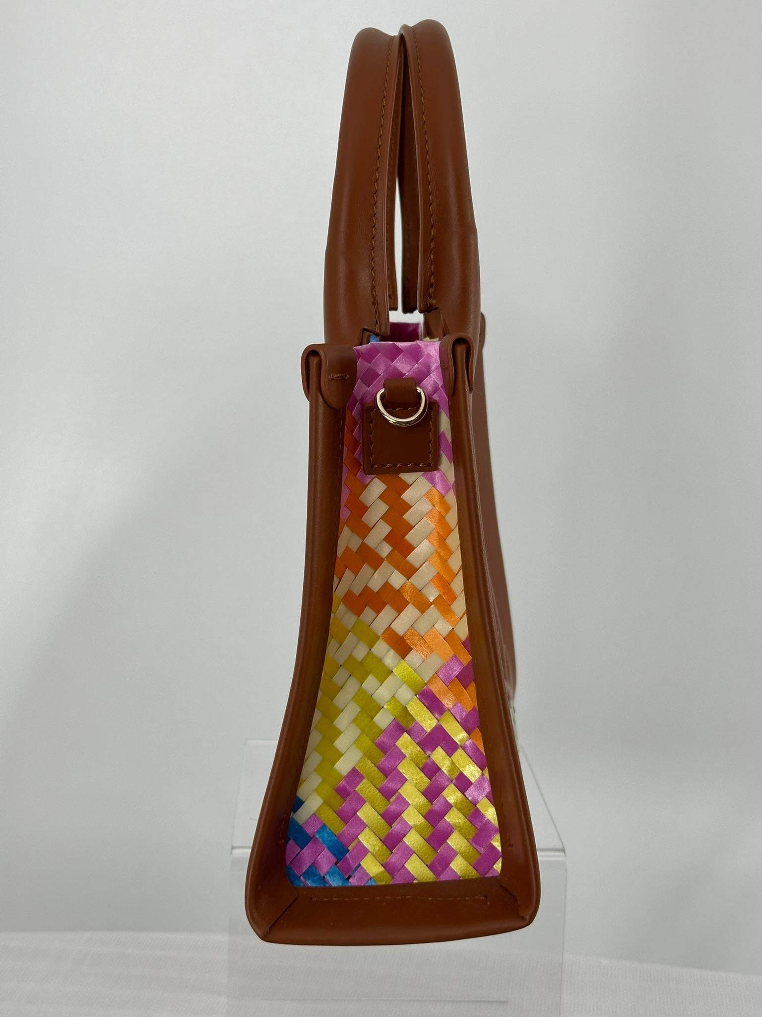 Christian Louboutin By My Side Mehrfarbige gewebte Cross Body Mini Leder Tasche im Zustand „Hervorragend“ im Angebot in West Palm Beach, FL