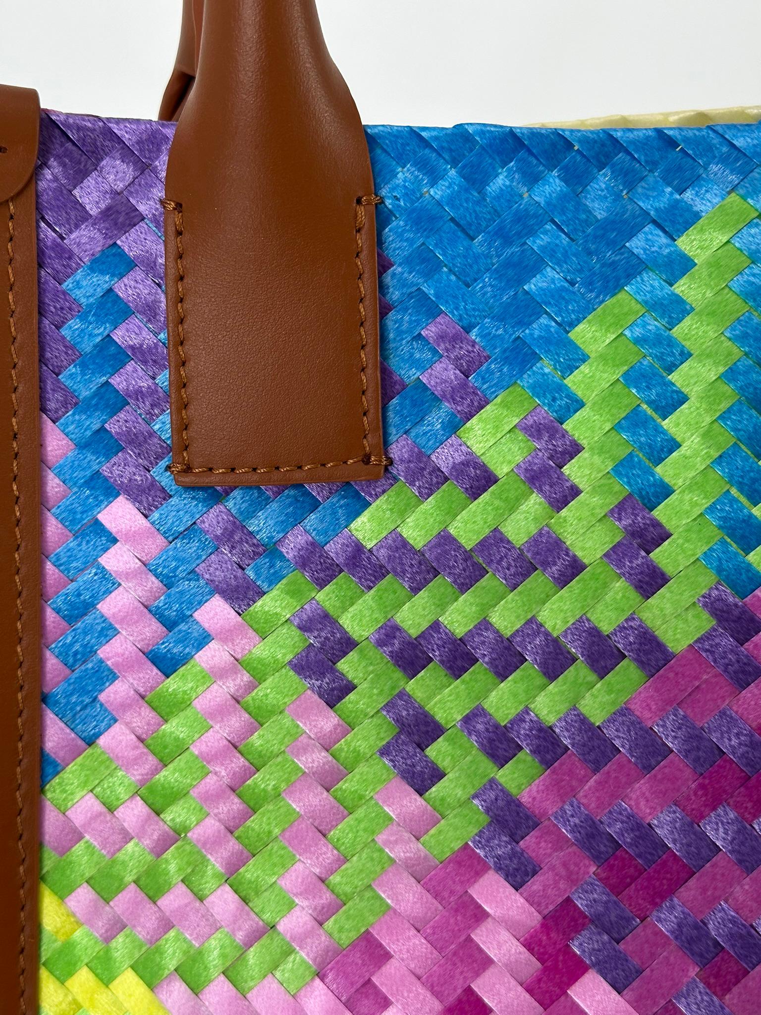 Christian Louboutin By My Side Mehrfarbige gewebte Cross Body Mini Leder Tasche im Angebot 3