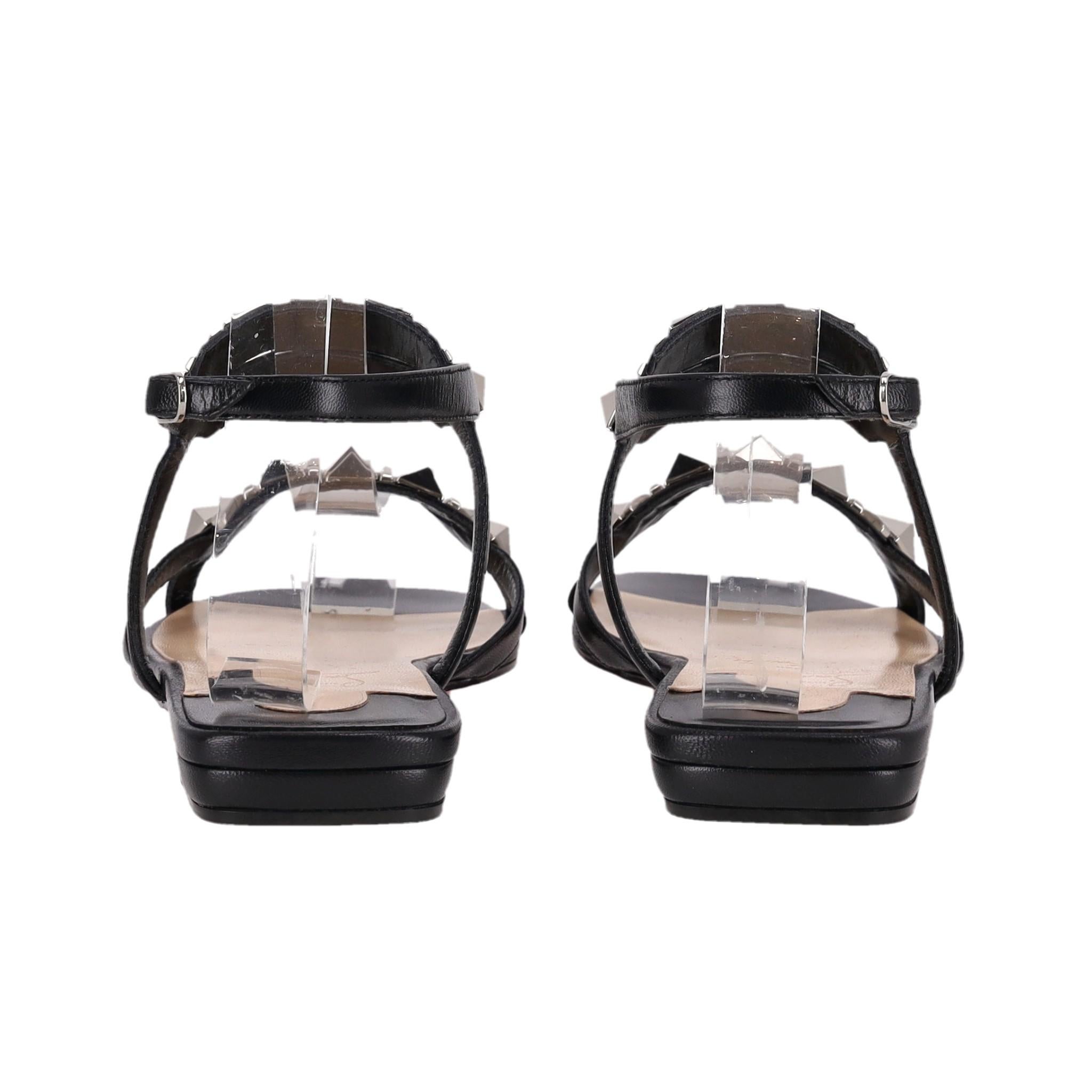 Christian Louboutin Galerietta-Sandalen aus Kalbsleder mit Nieten Damen im Angebot
