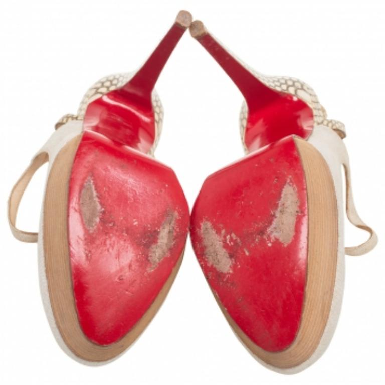 Christian Louboutin Canvas and Snakeskin Fine Bretelle Slingback Pumps Size 39.5 In Good Condition In Dubai, Al Qouz 2