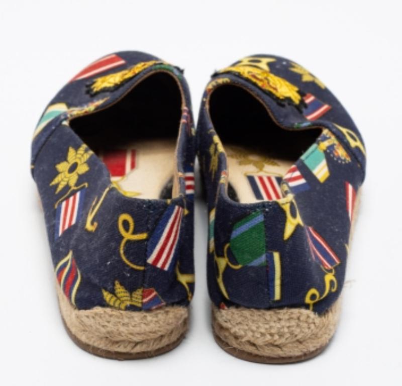 Women's Christian Louboutin Canvas Gala Embroidered Crest Espadrille Loafers Size 38 For Sale