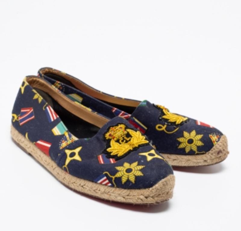 Christian Louboutin Canvas Gala Embroidered Crest Espadrille Loafers Size 38 For Sale 2