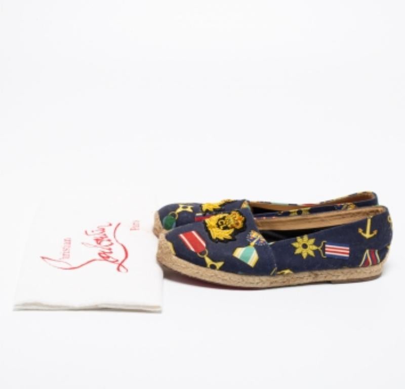 Christian Louboutin Canvas Gala Embroidered Crest Espadrille Loafers Size 38 For Sale 3