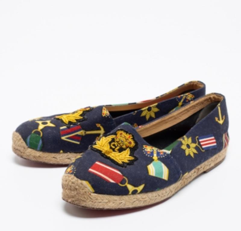 Christian Louboutin Canvas Gala Embroidered Crest Espadrille Loafers Size 38 For Sale 4