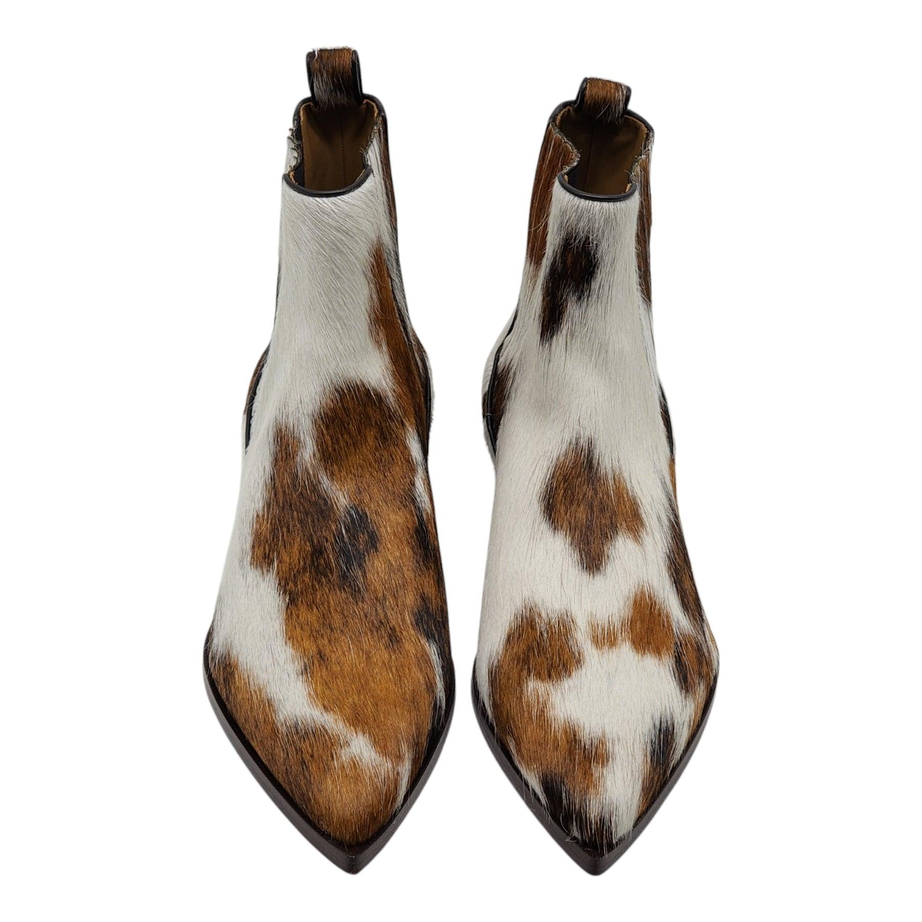 Christian Louboutin Cheliviss Low Stiefel Hair-on Calf 'Meuh' - Brown & White 44.5 (Braun) im Angebot