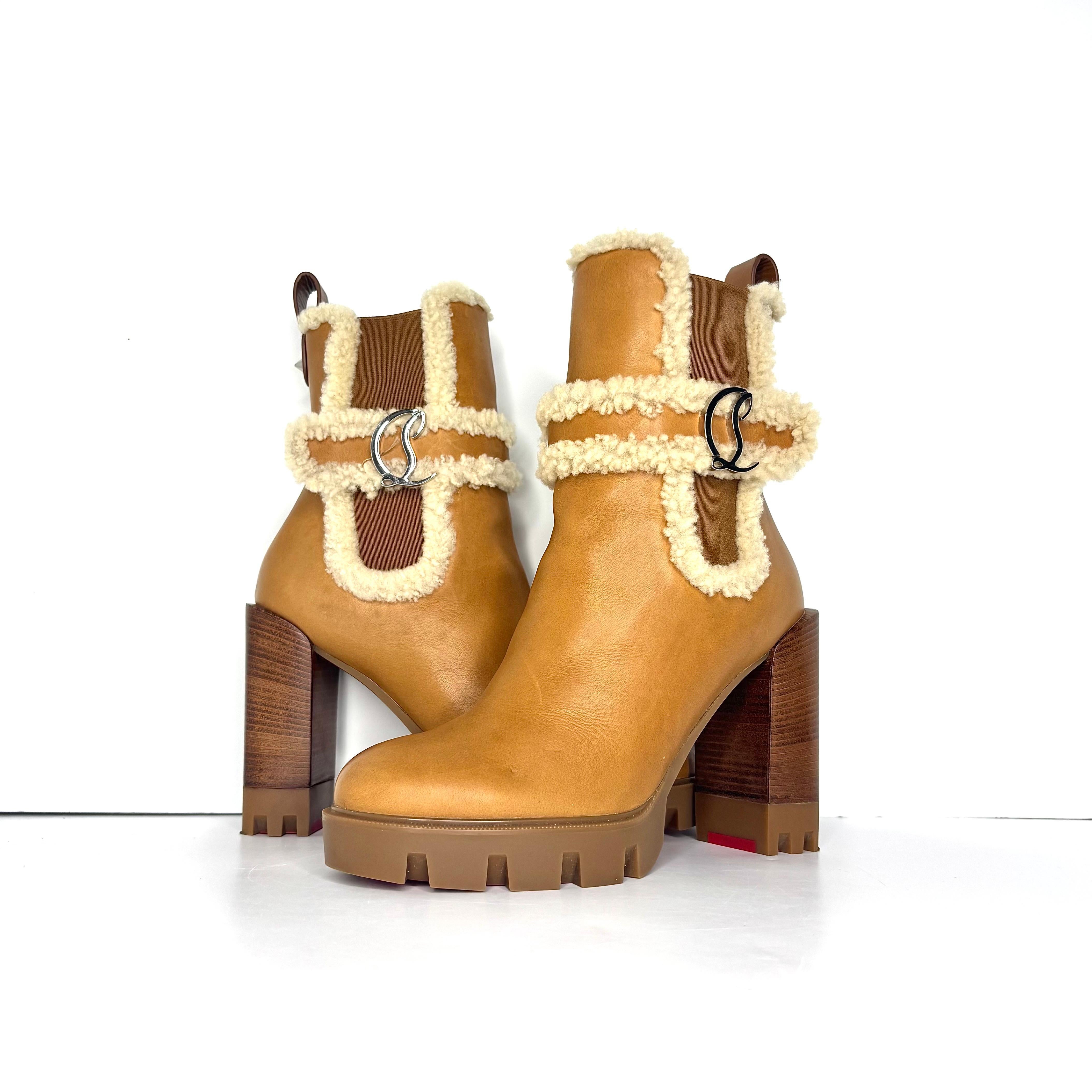 Marrone Christian Louboutin Chelsea Lug 100 Shearling High Heel Pull On Boots 36 in vendita