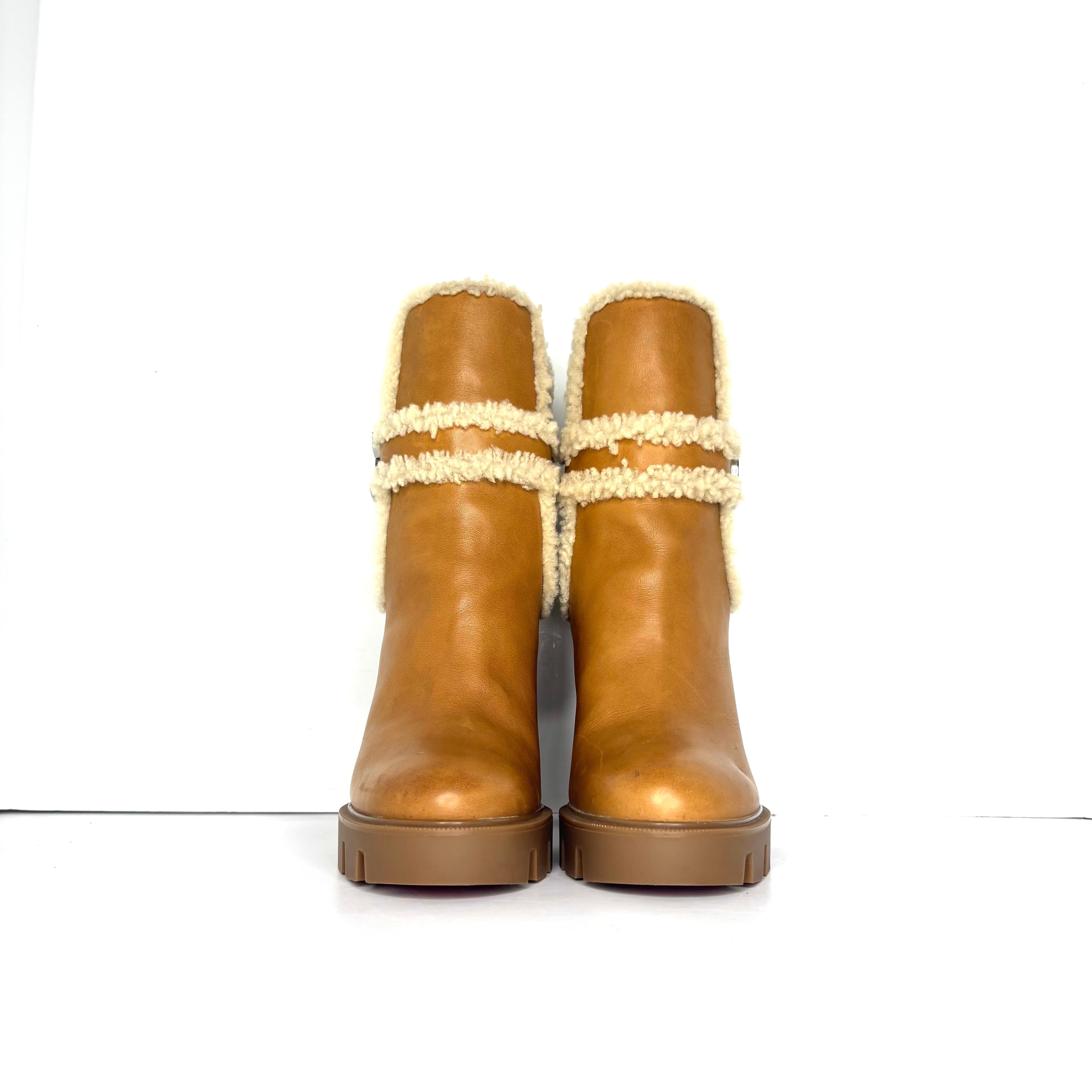 Donna Christian Louboutin Chelsea Lug 100 Shearling High Heel Pull On Boots 36 in vendita