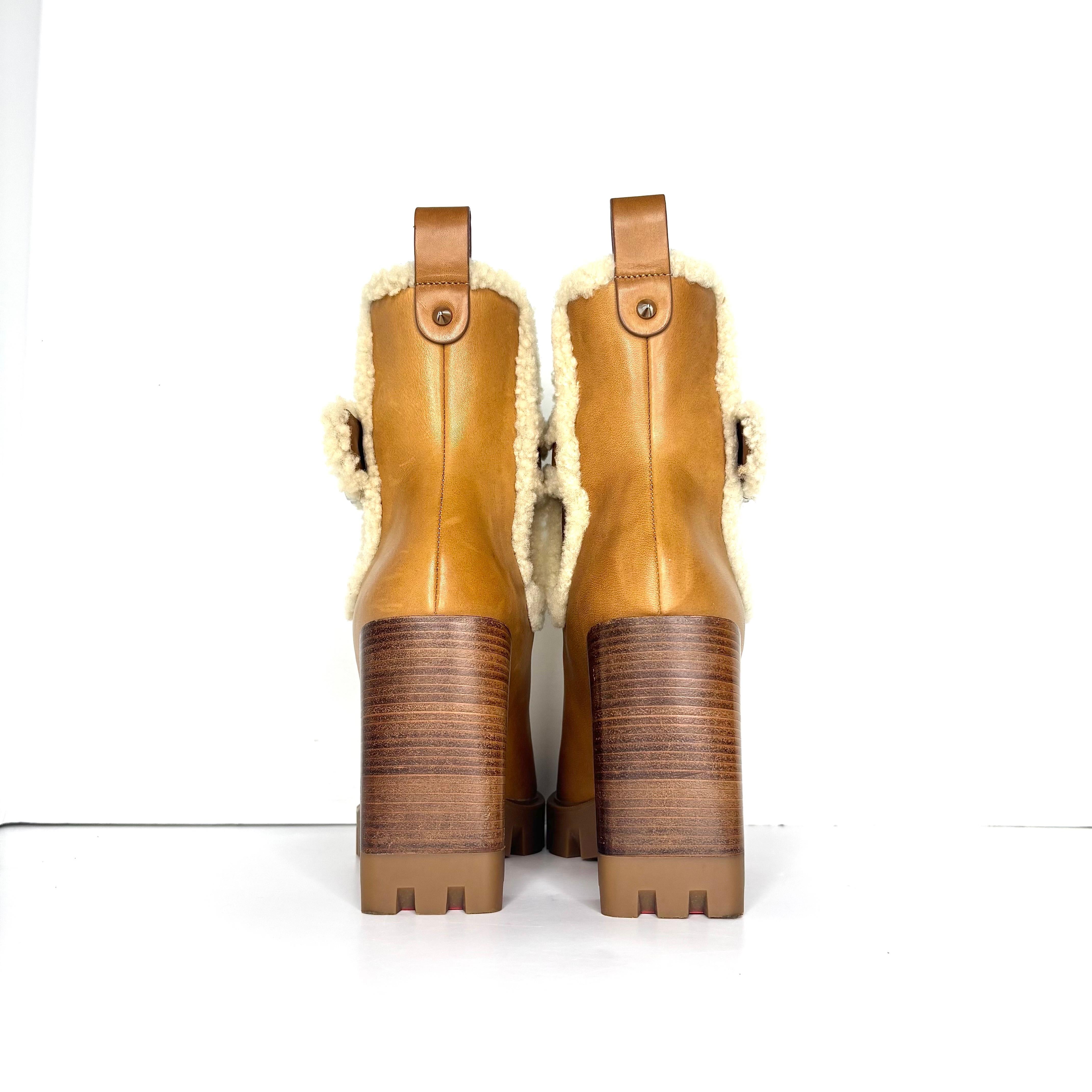 Christian Louboutin Chelsea Lug 100 Shearling High Heel Pull On Boots 36 in vendita 1