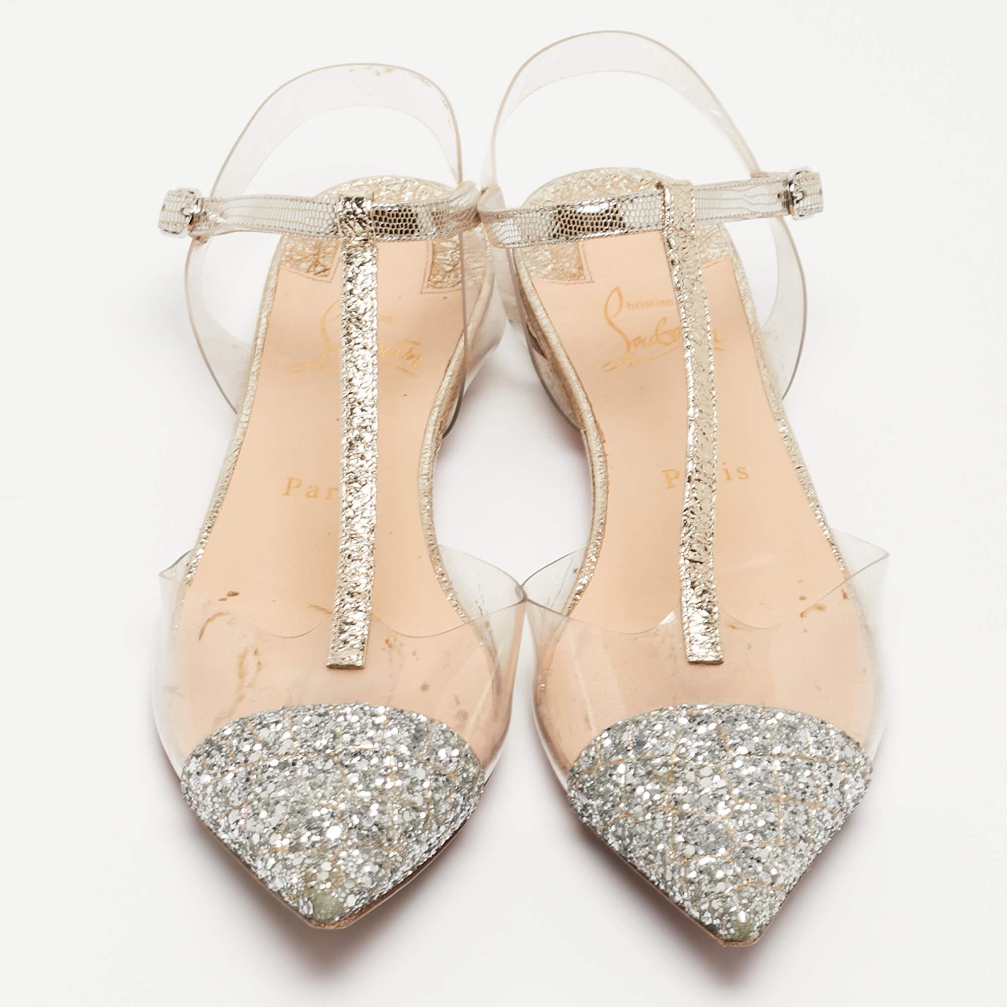 Beige Christian Louboutin Chaussures plates à paillettes grossières et bride en T en PVC Nosy Taille 37,5 en vente