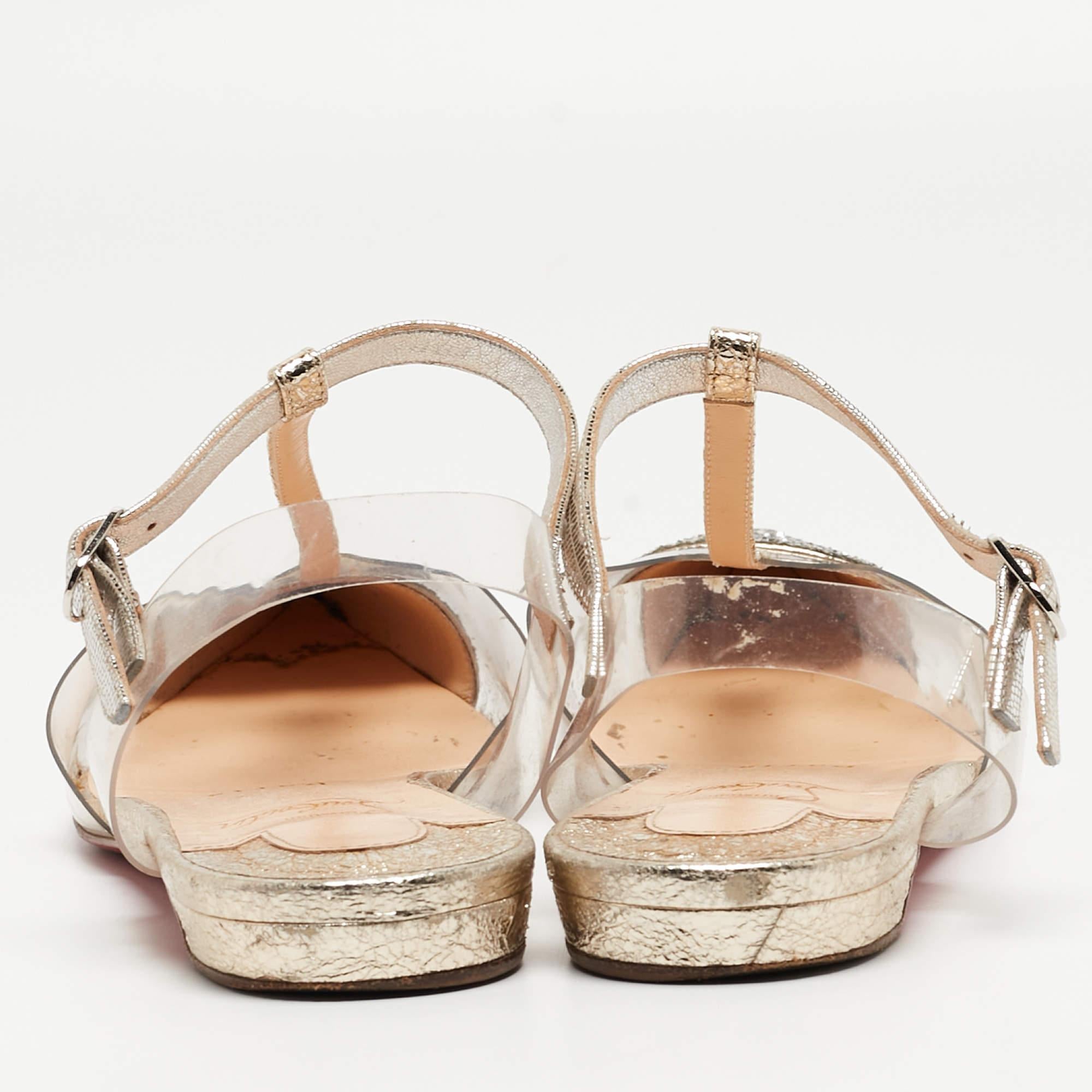 Christian Louboutin Chaussures plates à paillettes grossières et bride en T en PVC Nosy Taille 37,5 en vente 1