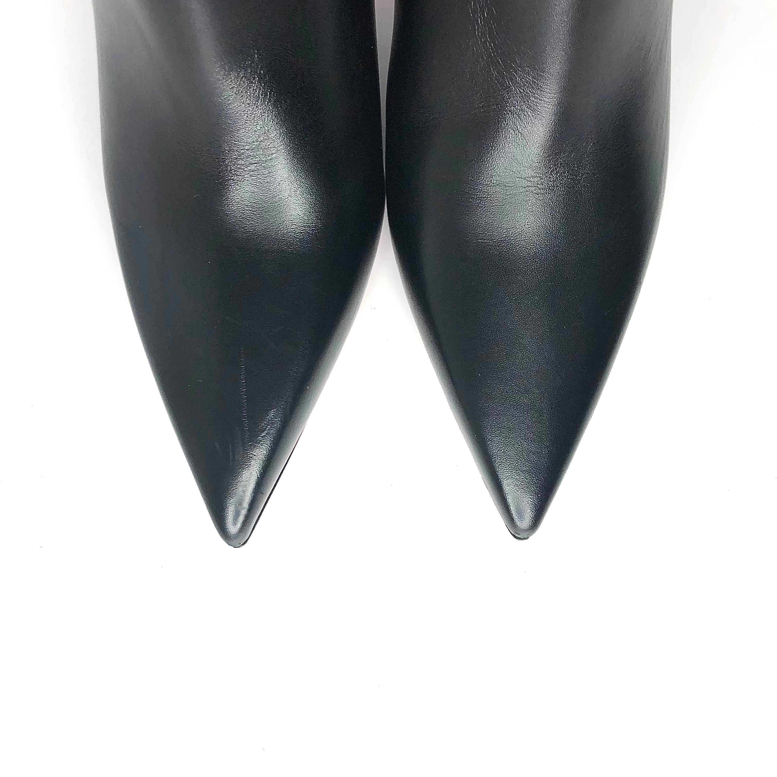 Christian Louboutin Botta 85 Stivali alti al ginocchio con tacco a punta 40 in vendita 1