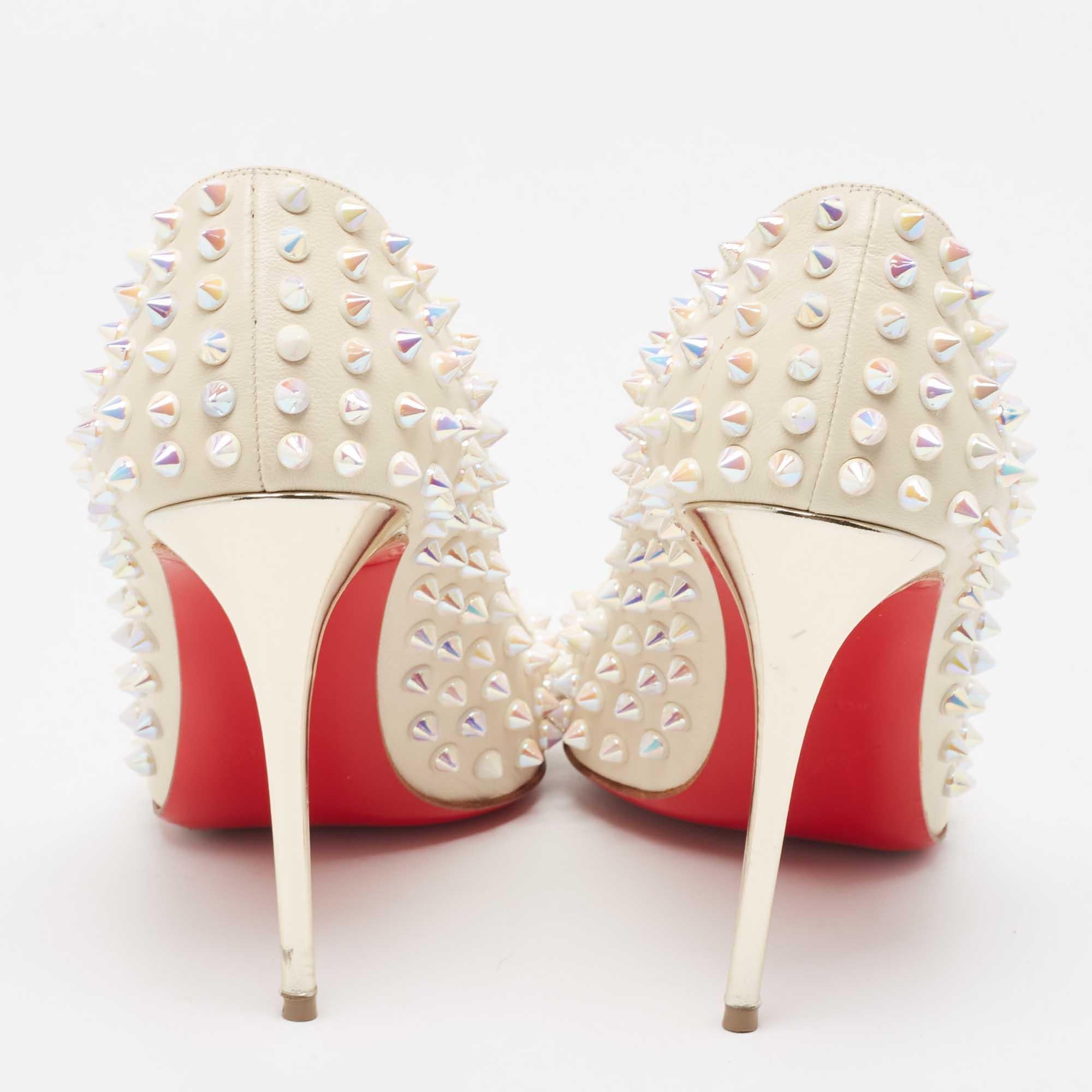 Christian Louboutin Cream Leather Follies Spikes Pointed Toe Pumps Size 38 For Sale 2