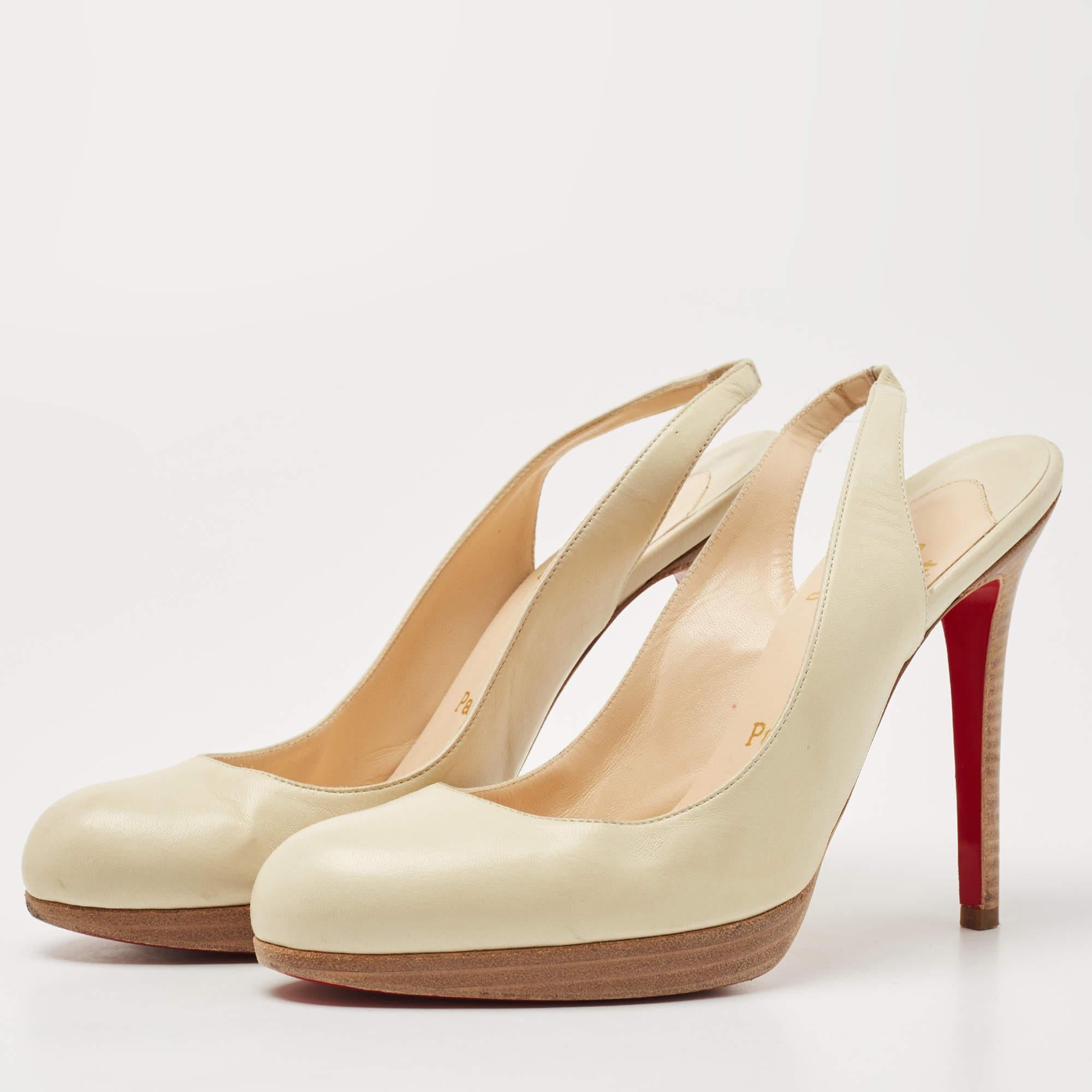 Curvaceous arches, a feminine appeal, and a well-built structure define this set of designer pumps. Coming with comfortable insoles and sleek heels, style them with your favorite outfits.