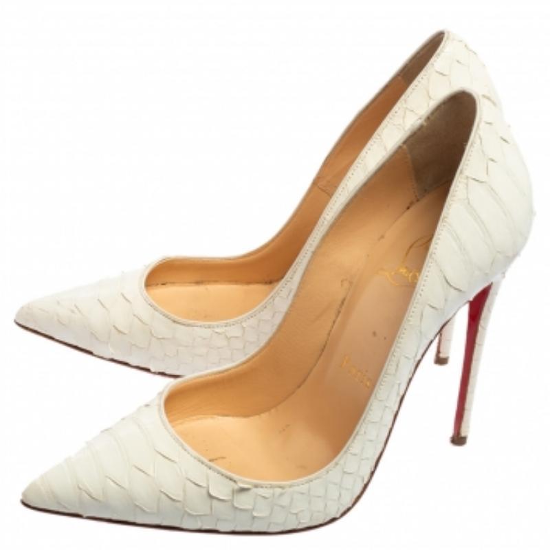 Christian Louboutin Pumps So Kate in pelle di pitone color crema misura 35,5 In condizioni buone in vendita a Dubai, Al Qouz 2